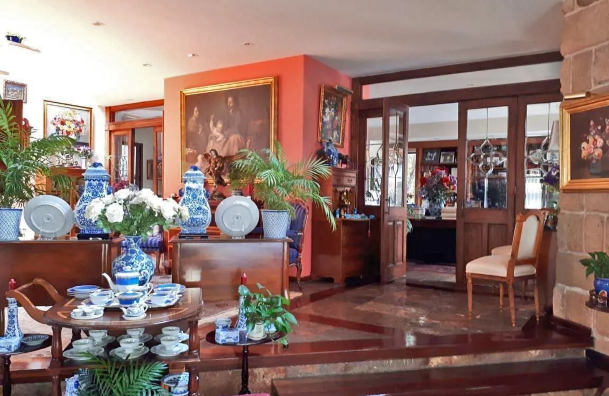 House with study, spacious garden, and terrace for sale, Miguel Hidalgo, CDMX