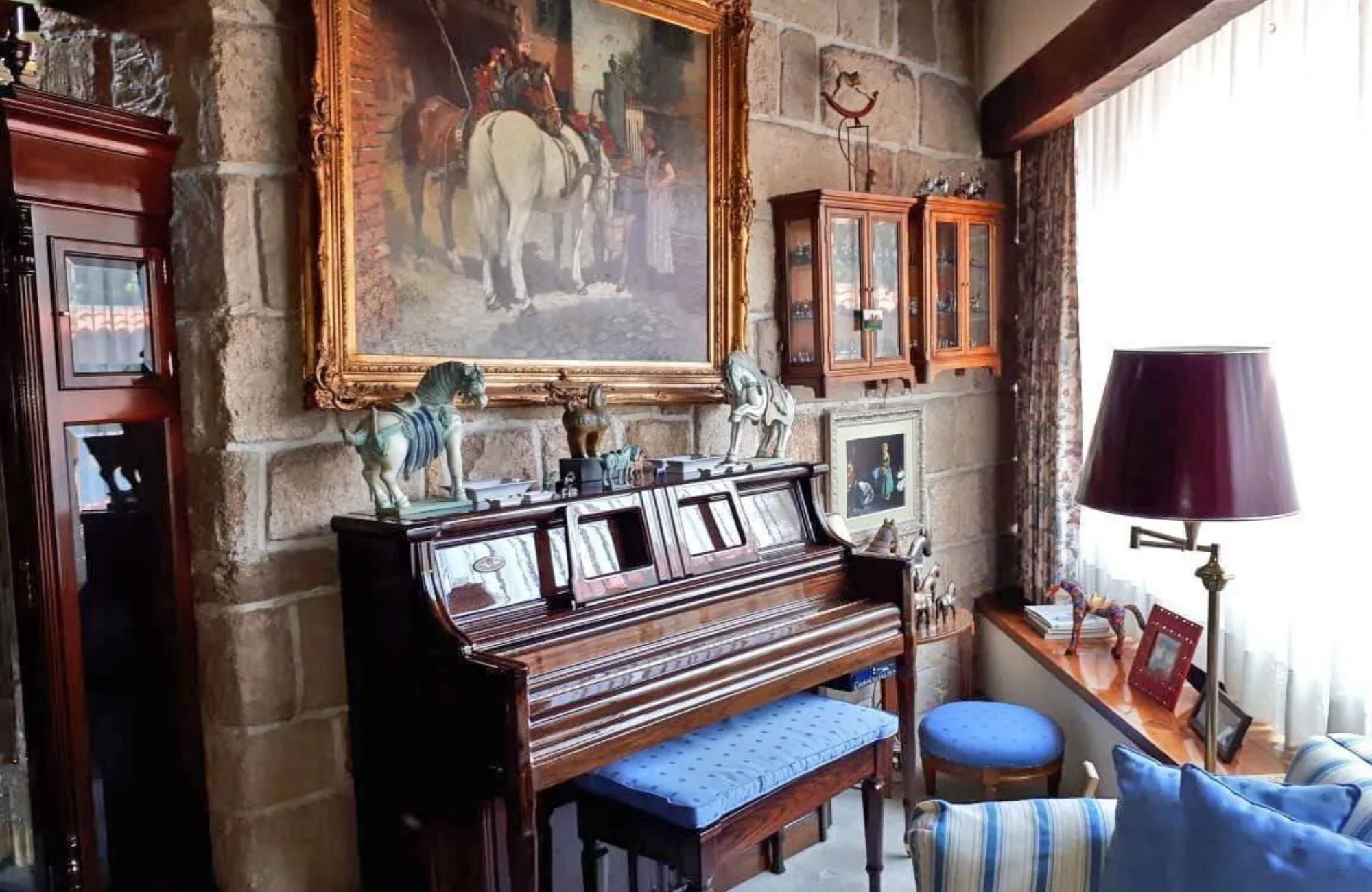 House with study, spacious garden, and terrace for sale, Miguel Hidalgo, CDMX