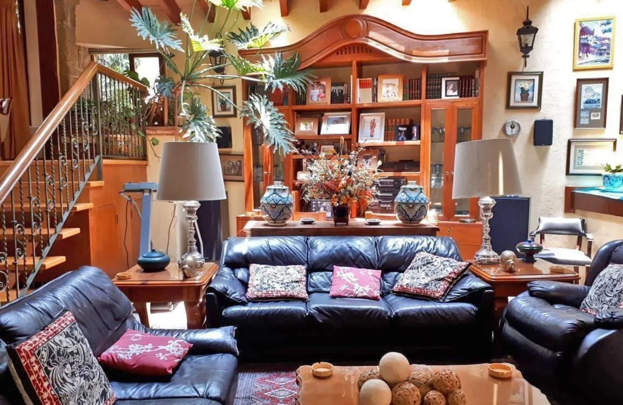 House with study, spacious garden, and terrace for sale, Miguel Hidalgo, CDMX