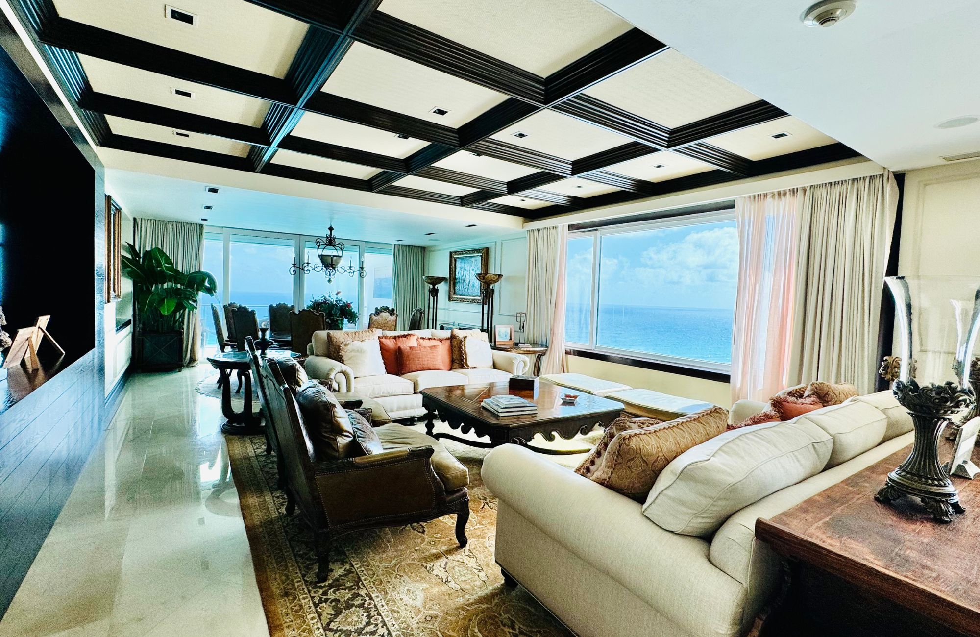 Departamento con vista al mar y a la laguna, en venta, Zona Hotelera Canc&uacute;n