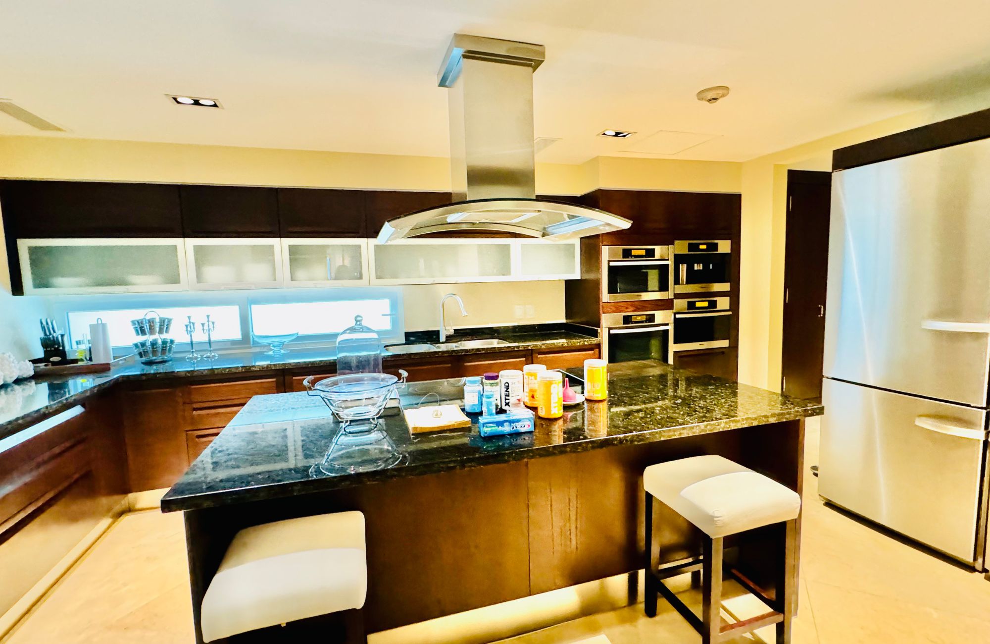 Departamento con vista al mar y a la laguna, en venta, Zona Hotelera Canc&uacute;n