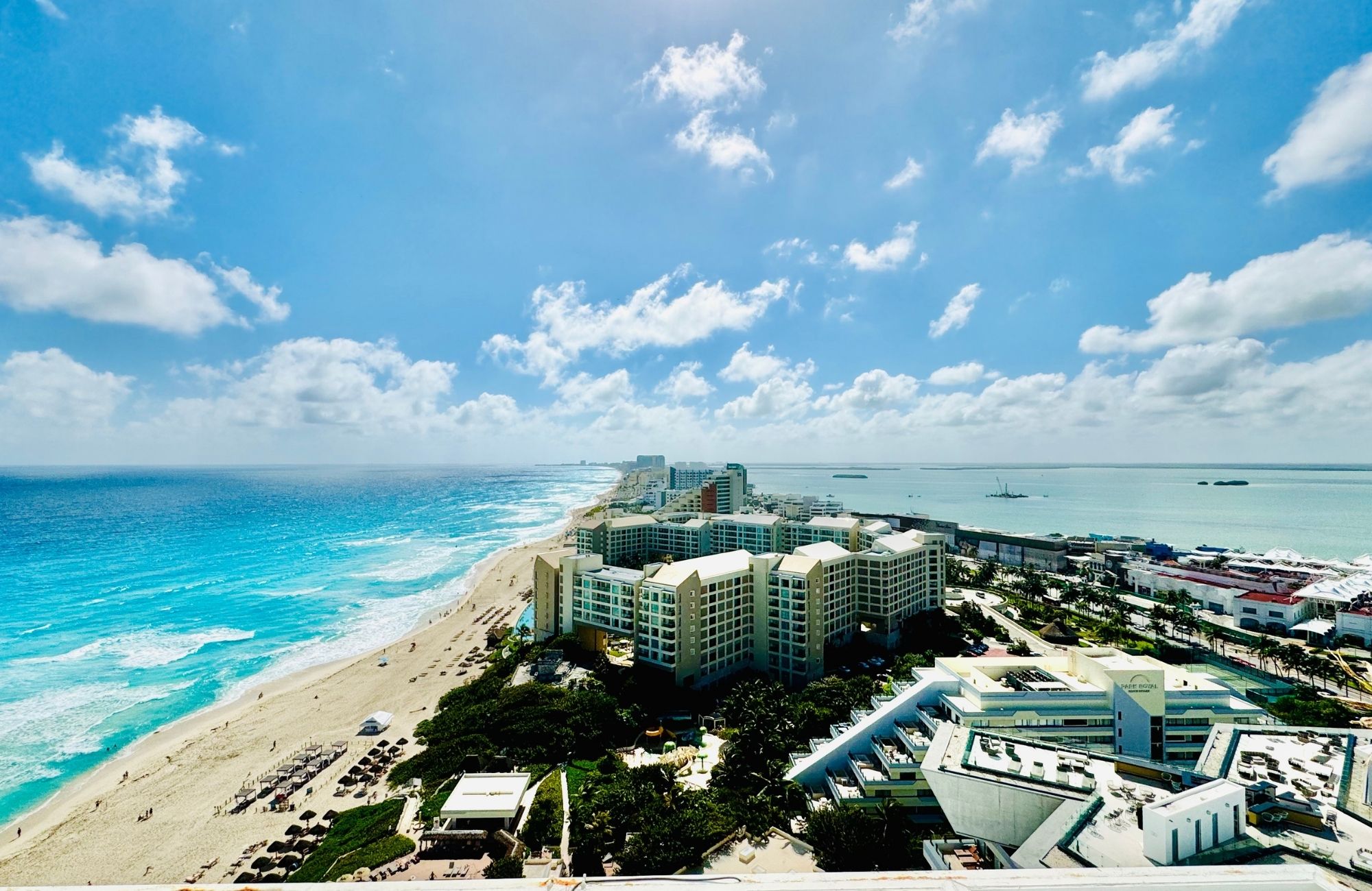 Departamento con vista al mar y a la laguna, en venta, Zona Hotelera Canc&uacute;n