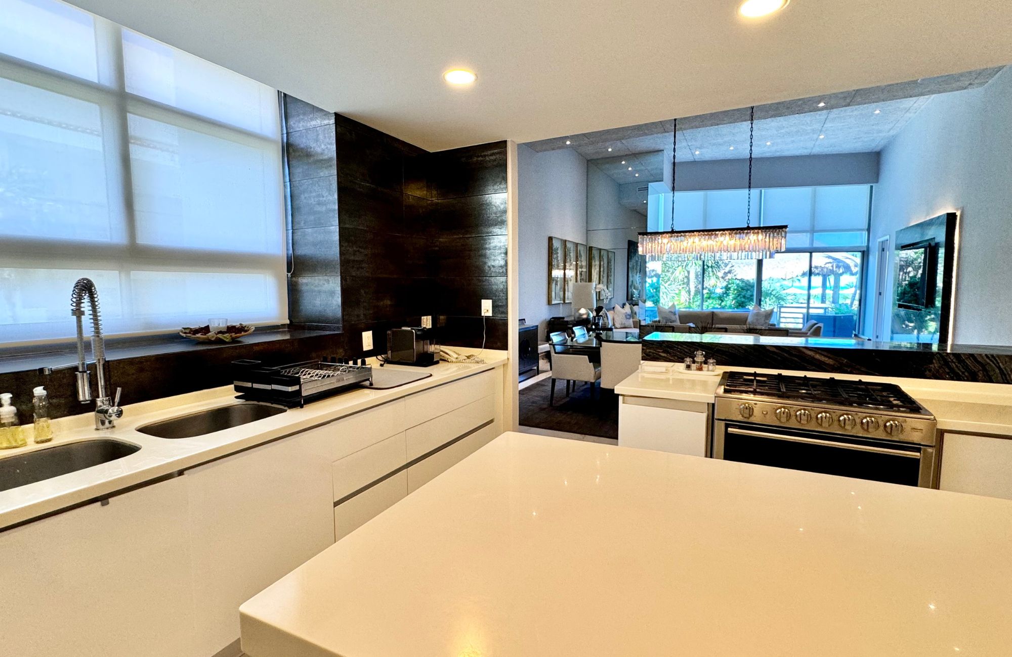 Departamento de lujo con vista a laguna y amenidades, Zona Hotelera Canc&uacute;n