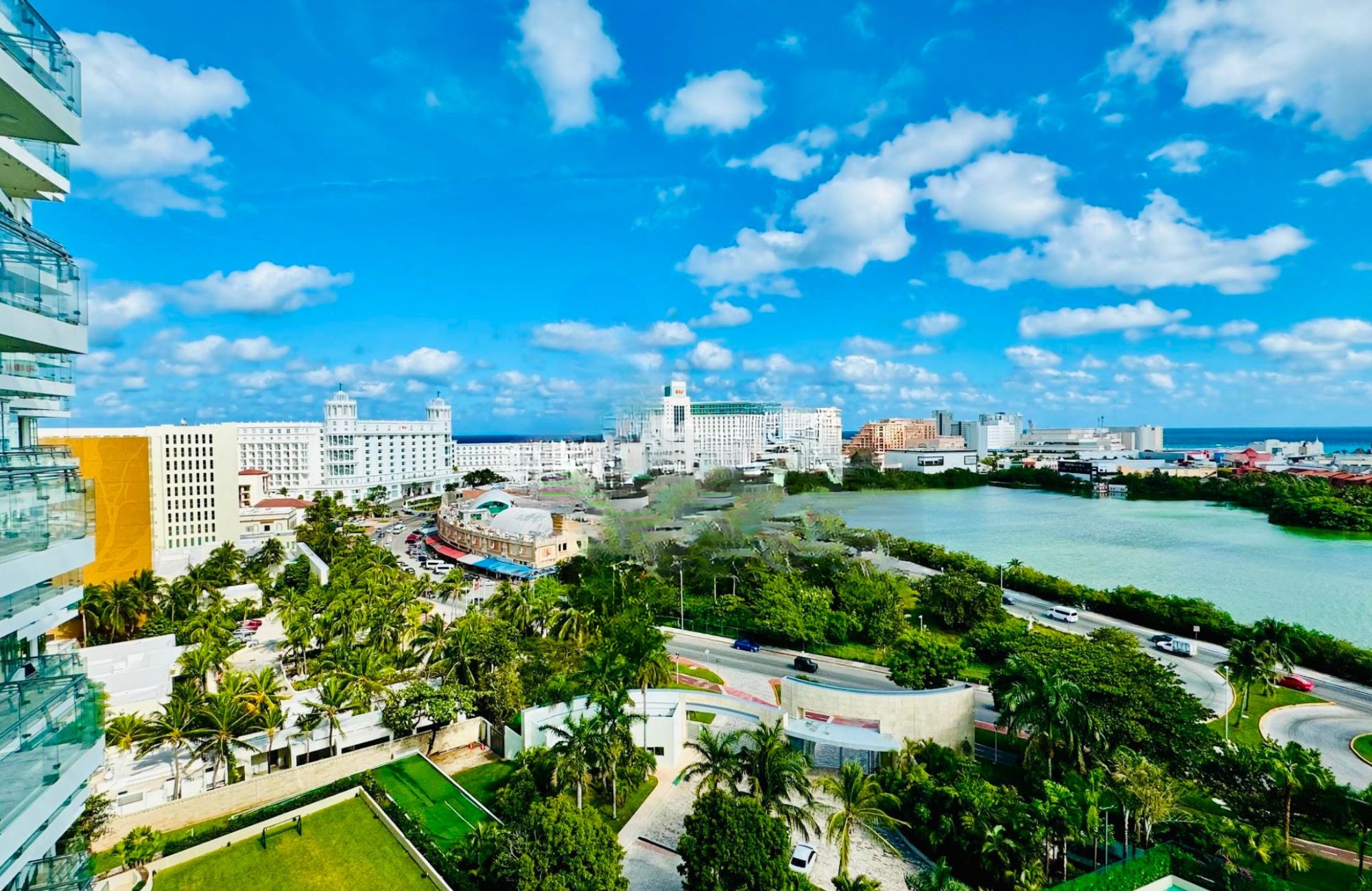 Departamento de lujo con vista a laguna y amenidades, Zona Hotelera Canc&uacute;n