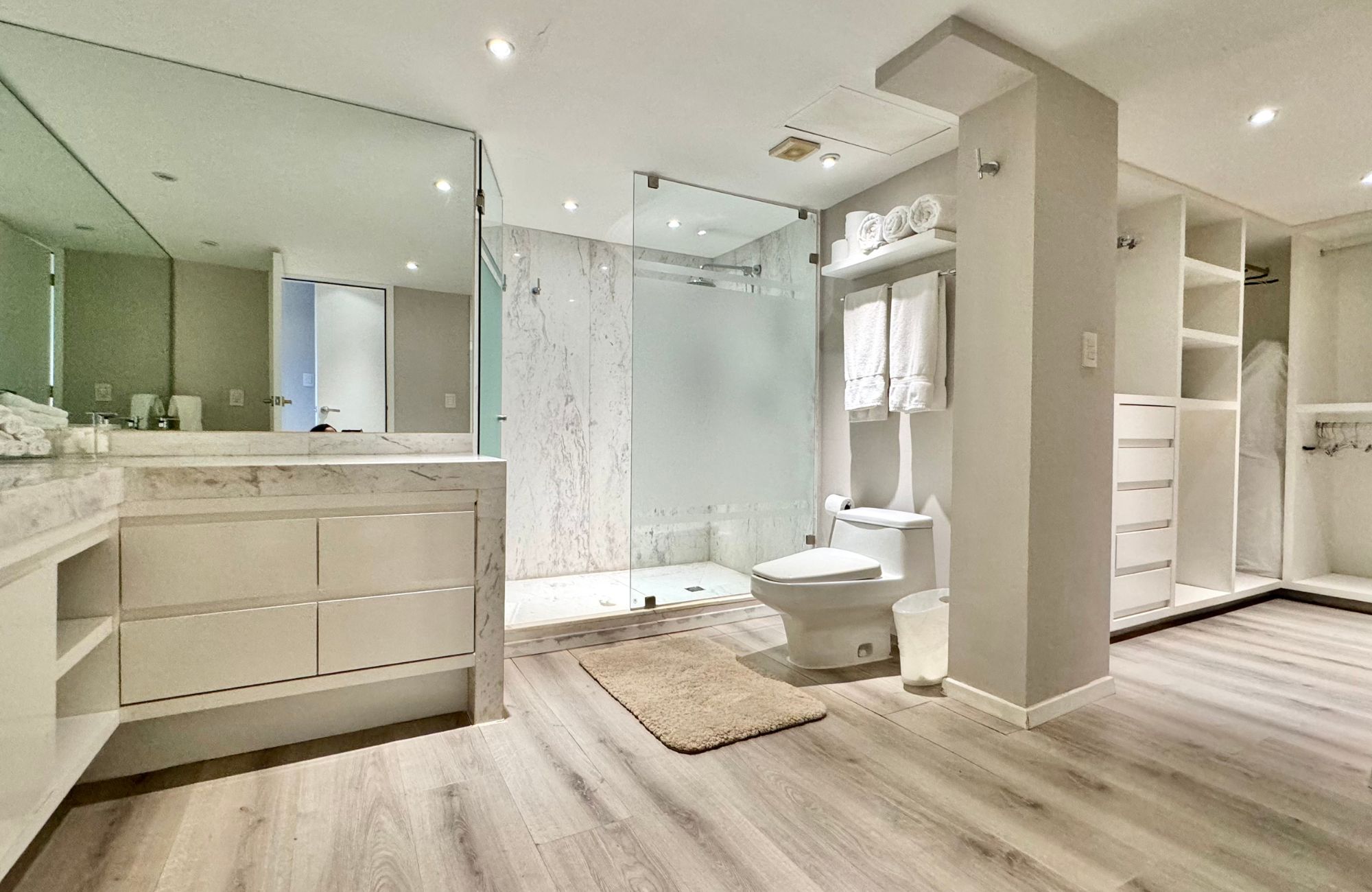 Departamento de lujo con vista a laguna y amenidades, Zona Hotelera Canc&uacute;n