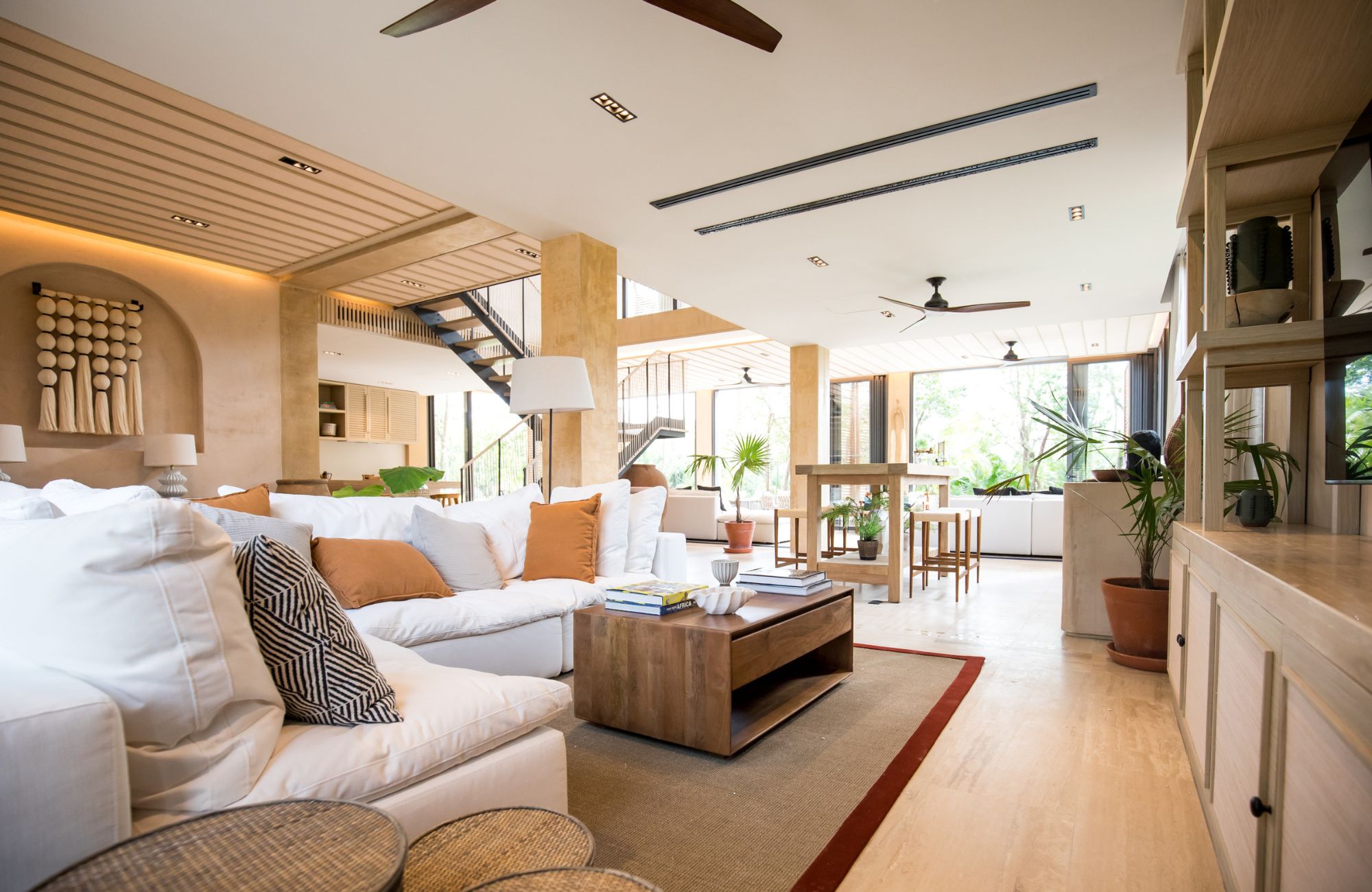 Luxury Villa with Private Pool and Jacuzzi for Sale &ndash; Playacar, Playa del Carmen