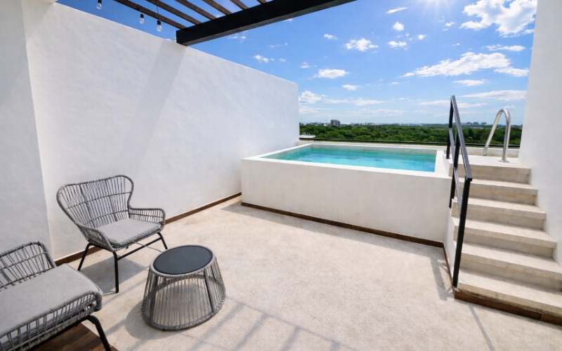 Penthouse with Rooftop Pool for Sale, Coco Beach, Playa del Carmen