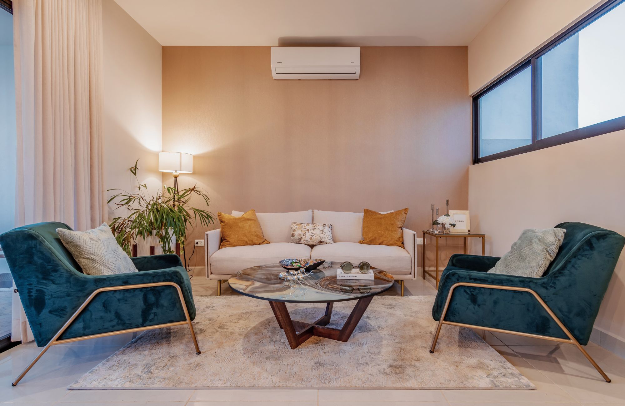 House with rooftop, terrace and patio in downtown M&eacute;rida.