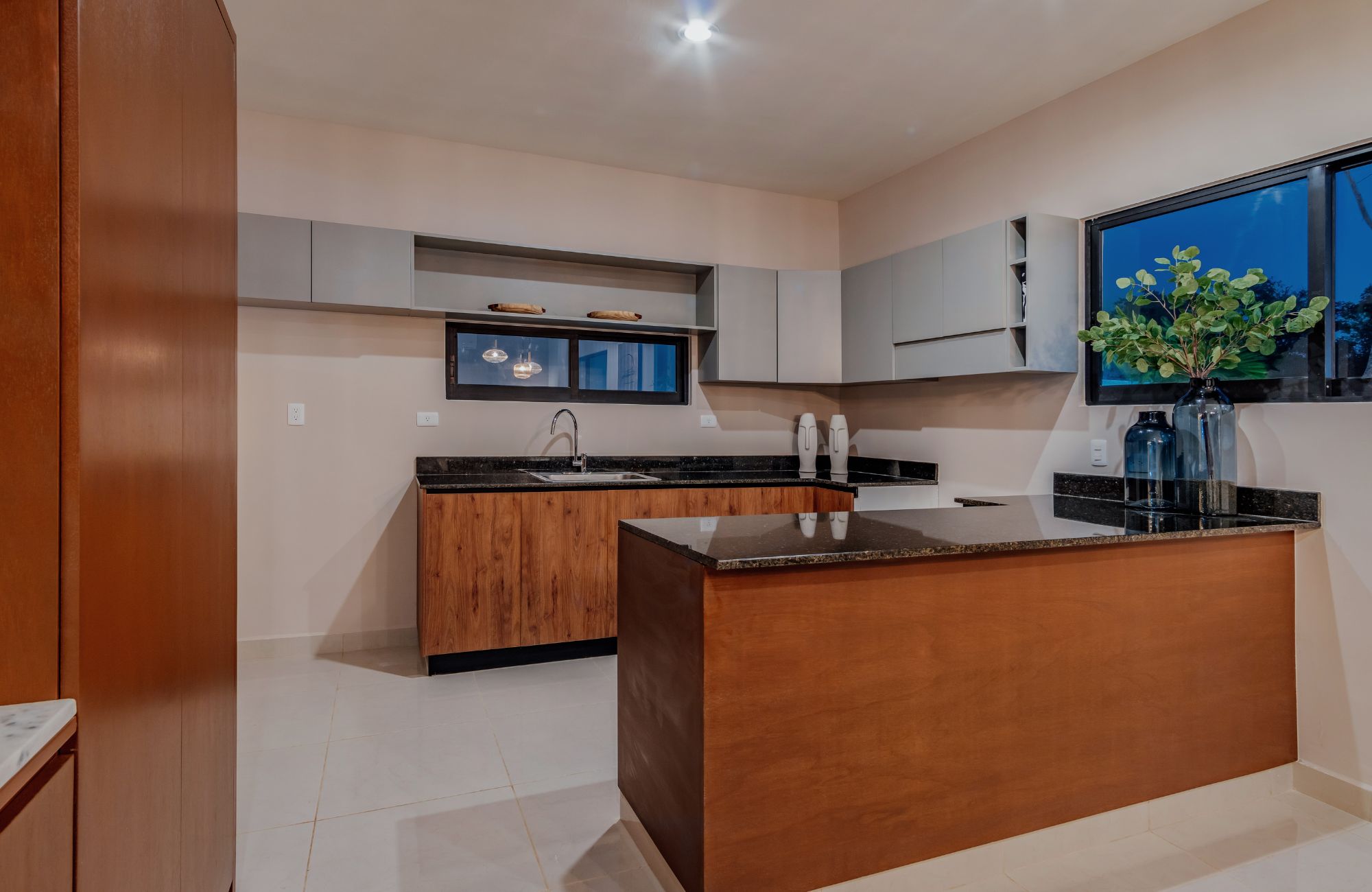 House with rooftop, terrace and patio in downtown M&eacute;rida.