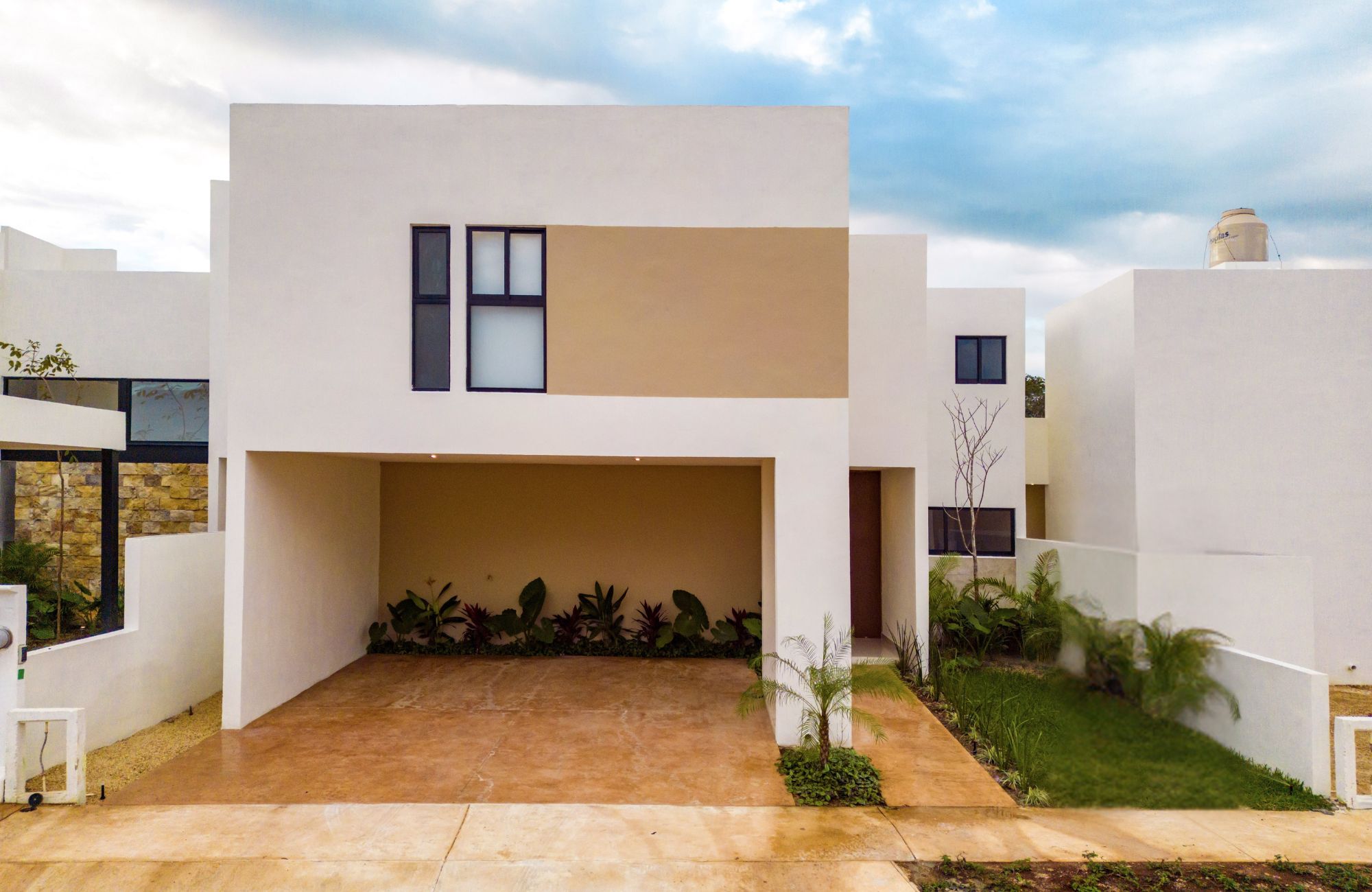 House with rooftop, terrace and patio in downtown M&eacute;rida.