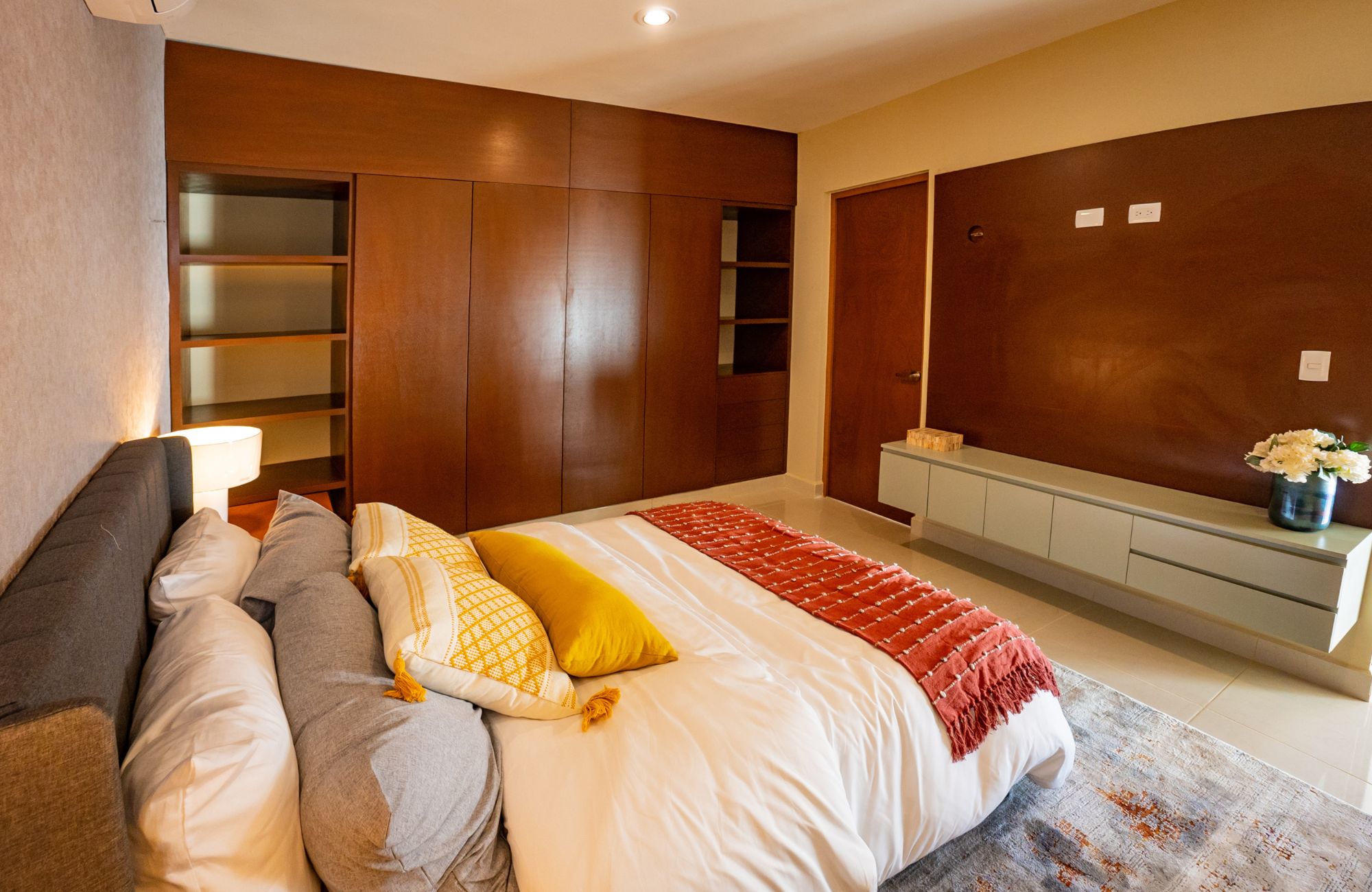 House with pool, solar panel, clubhouse with amenities, for sale Cholul Merida