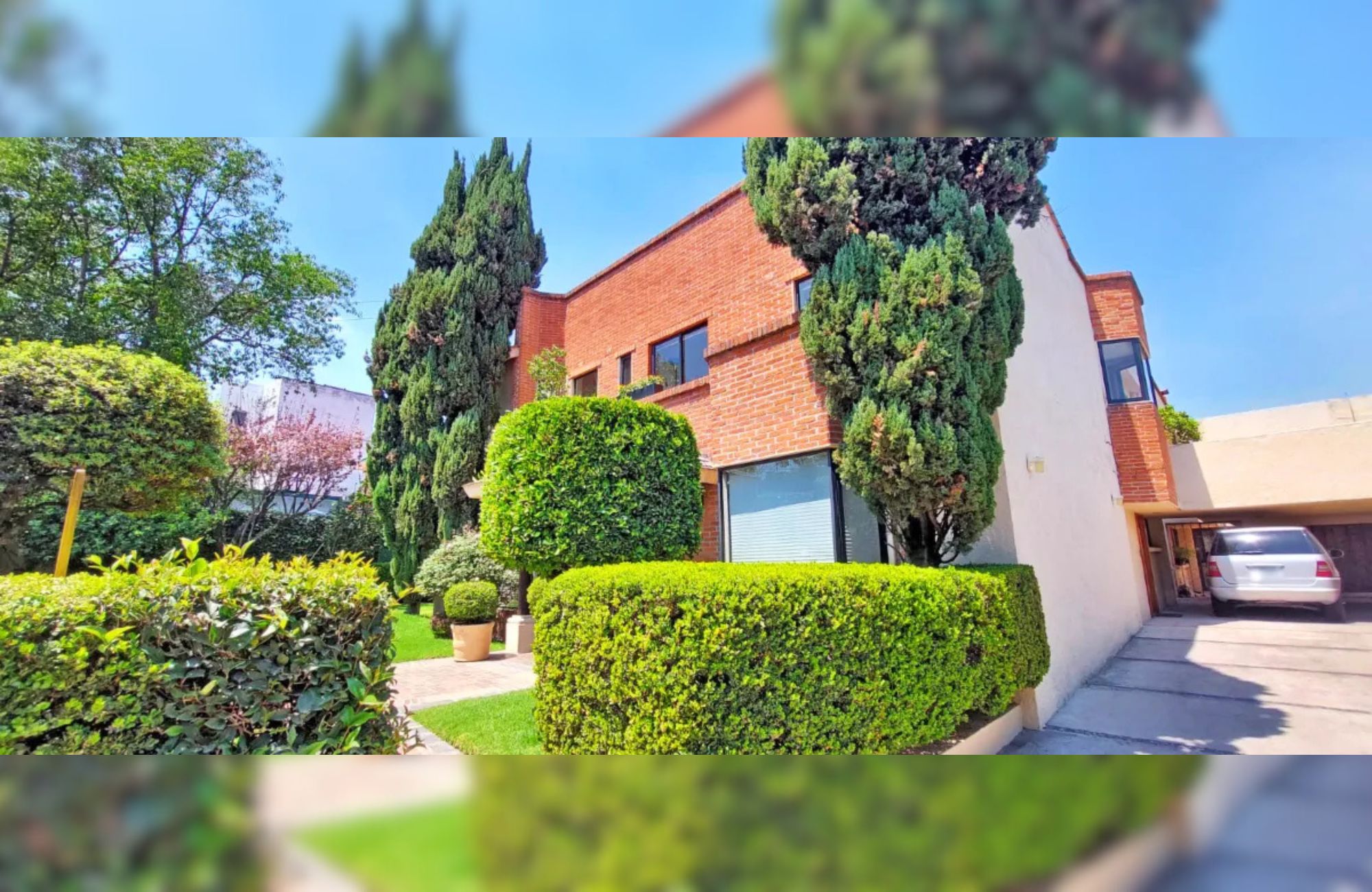 High-end residence for sale in the prestigious Bosques de las Lomas, Mexico City