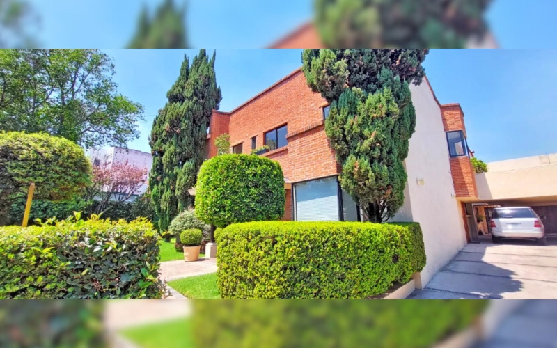 House with study, spacious garden, and terrace for sale, Miguel Hidalgo, CDMX