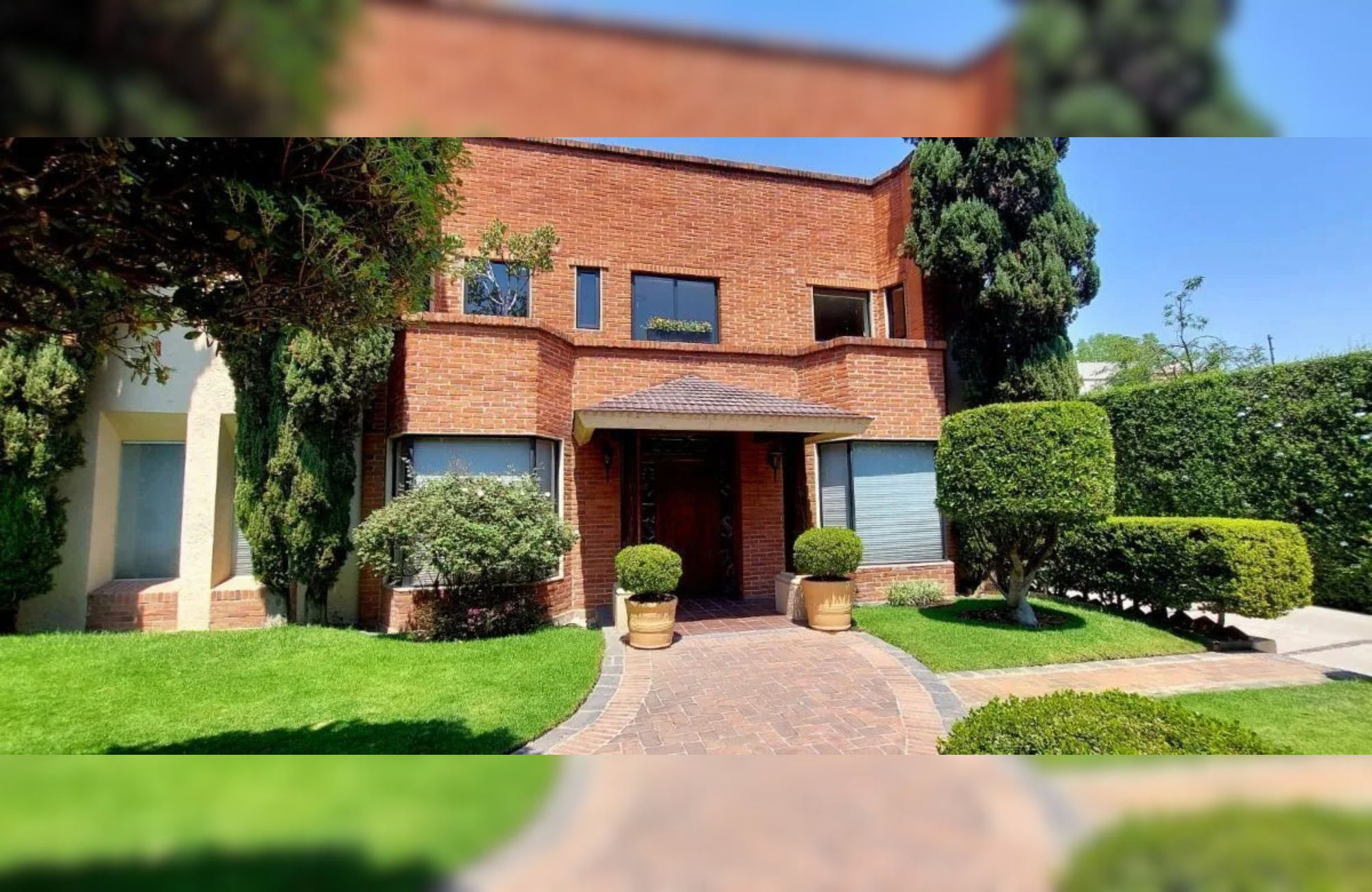 High-end residence for sale in the prestigious Bosques de las Lomas, Mexico City