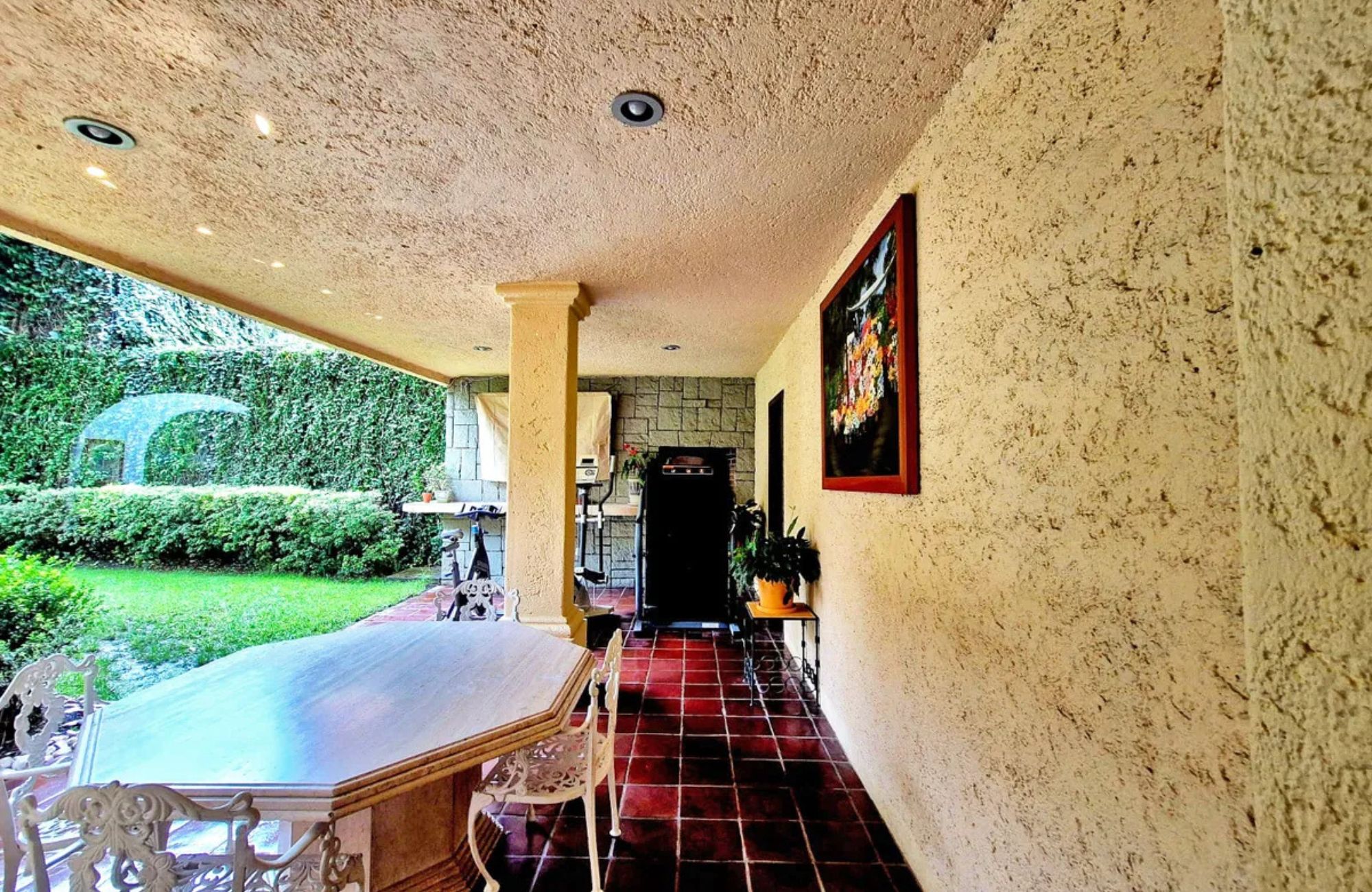 High-end residence for sale in the prestigious Bosques de las Lomas, Mexico City