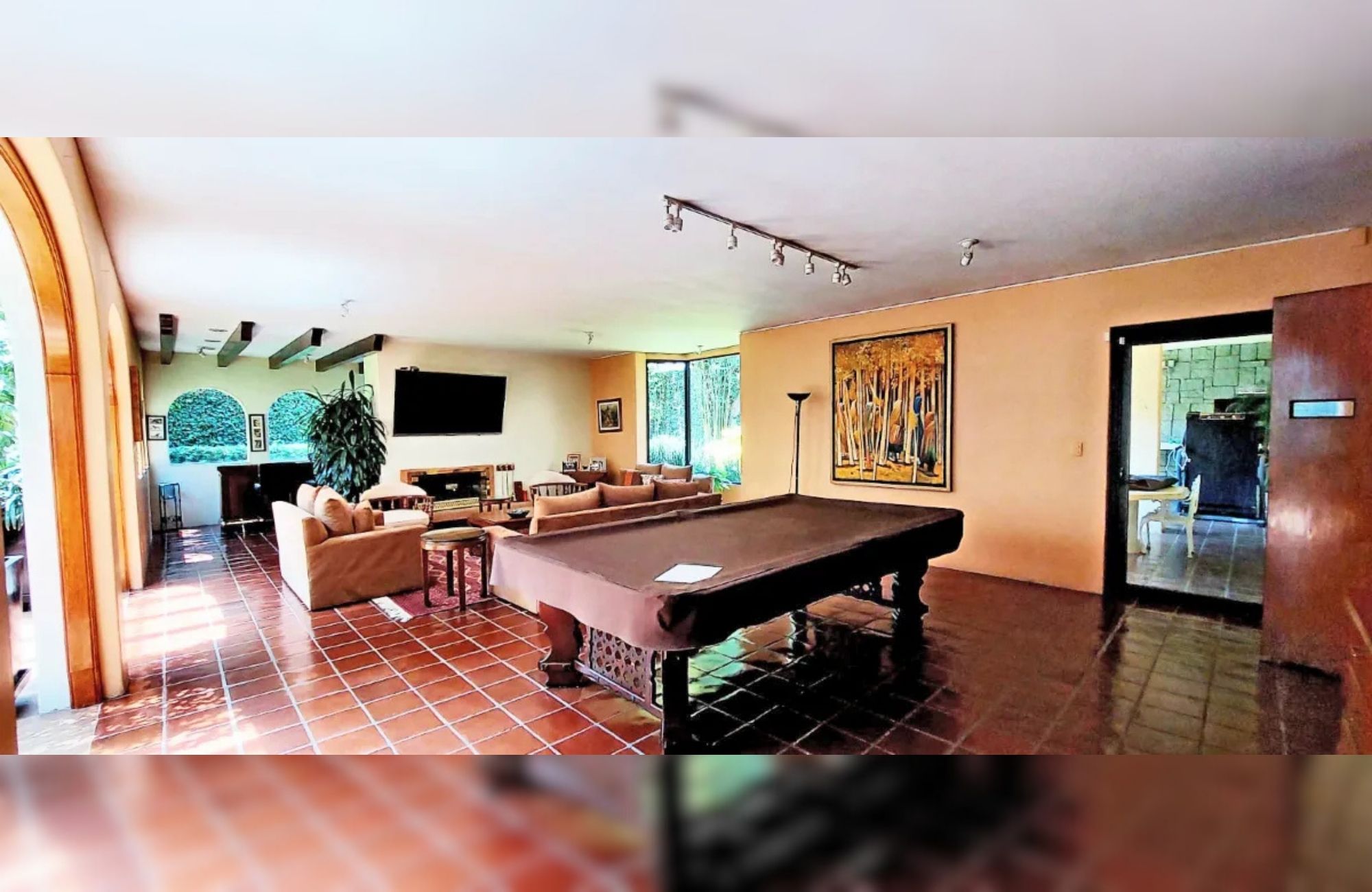 High-end residence for sale in the prestigious Bosques de las Lomas, Mexico City