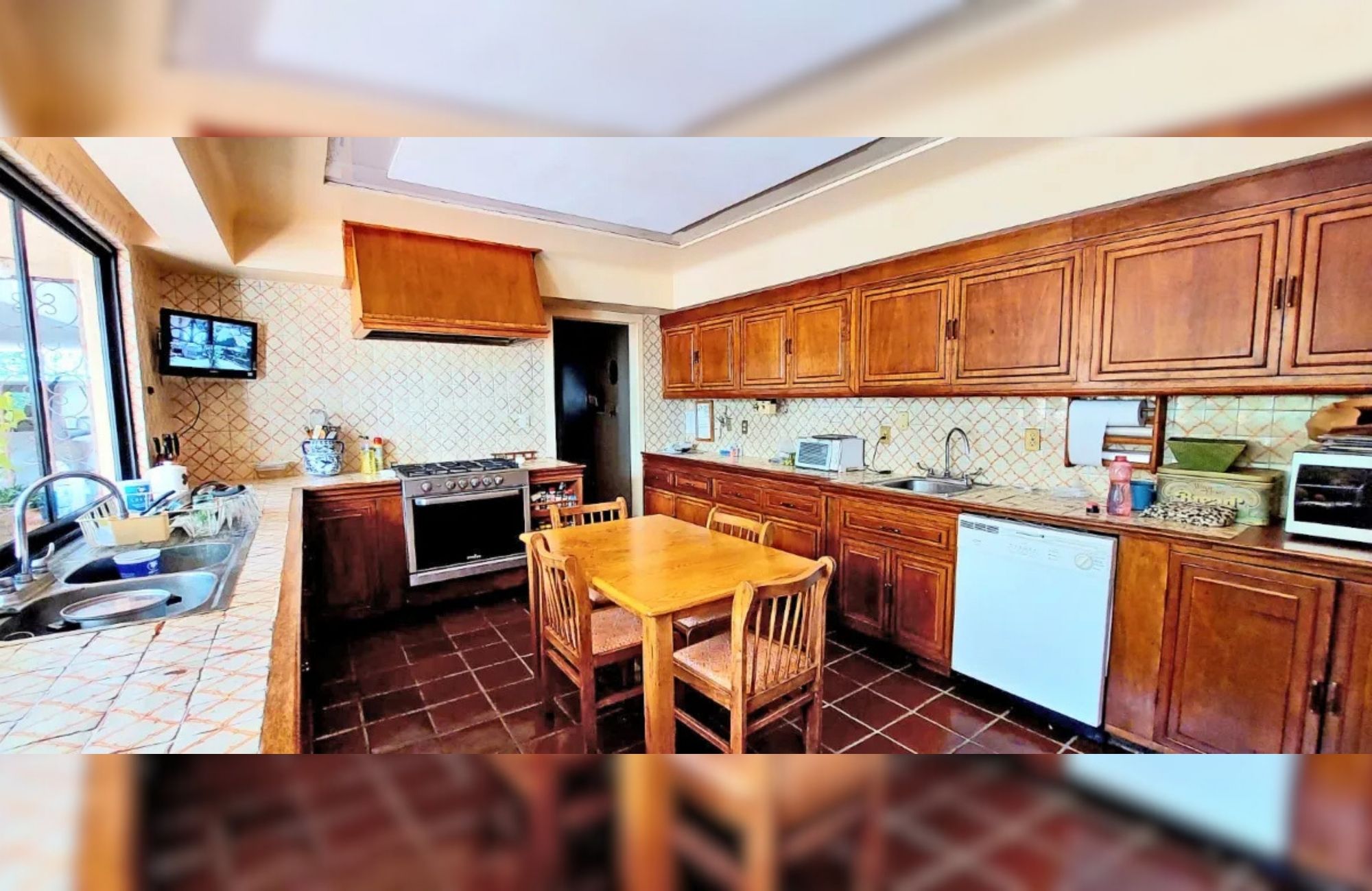 High-end residence for sale in the prestigious Bosques de las Lomas, Mexico City