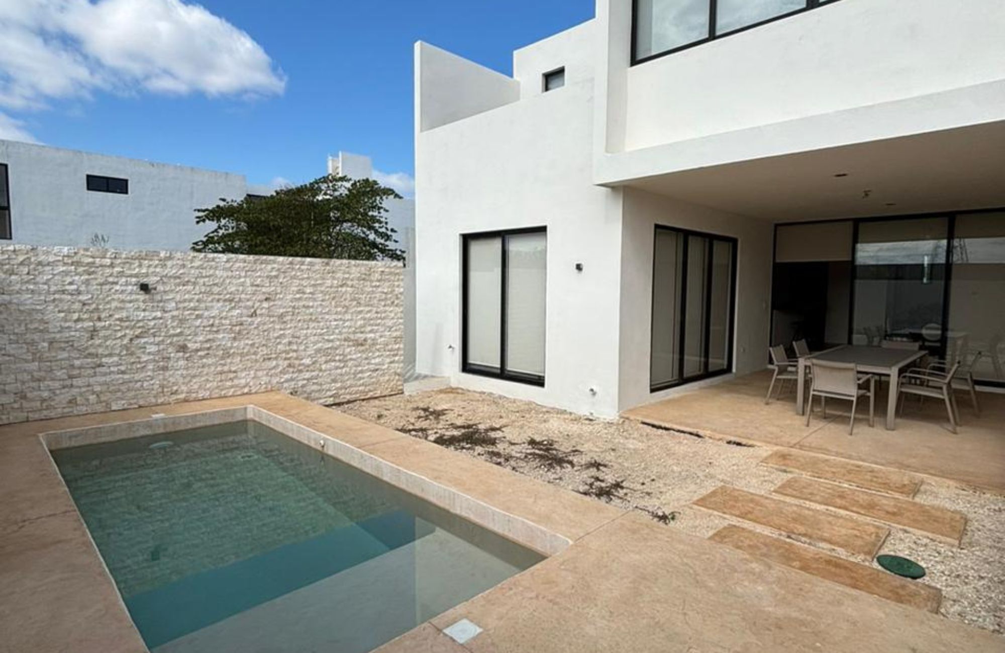 House steps from the ocean with rooftop plunge pool for sale, Chelem, Yucat&aacute;n