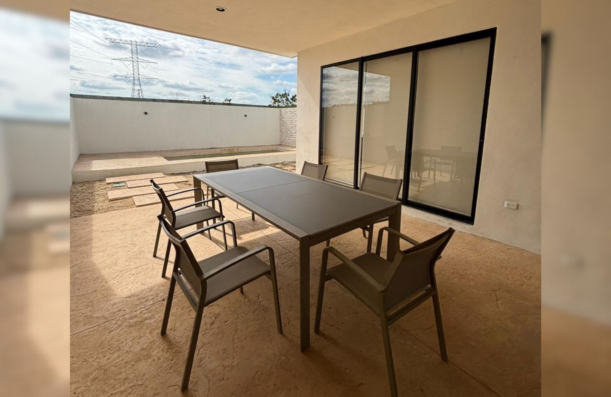 House steps from the sea with private pool, ocean view, for sale, San Benito, Yucat&aacute;n.