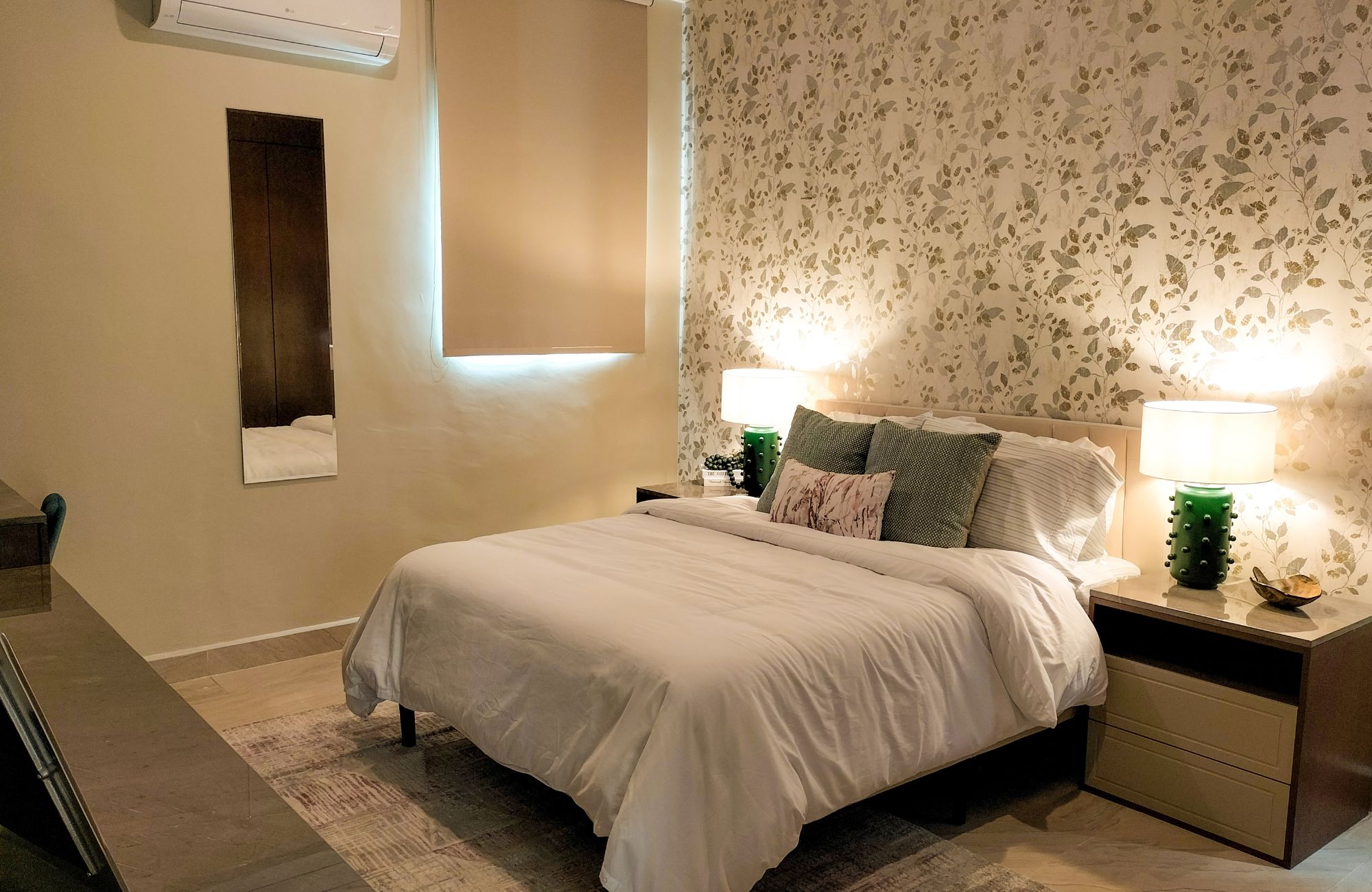 House with pool, solar panel, clubhouse with amenities, pre-sale in Merida