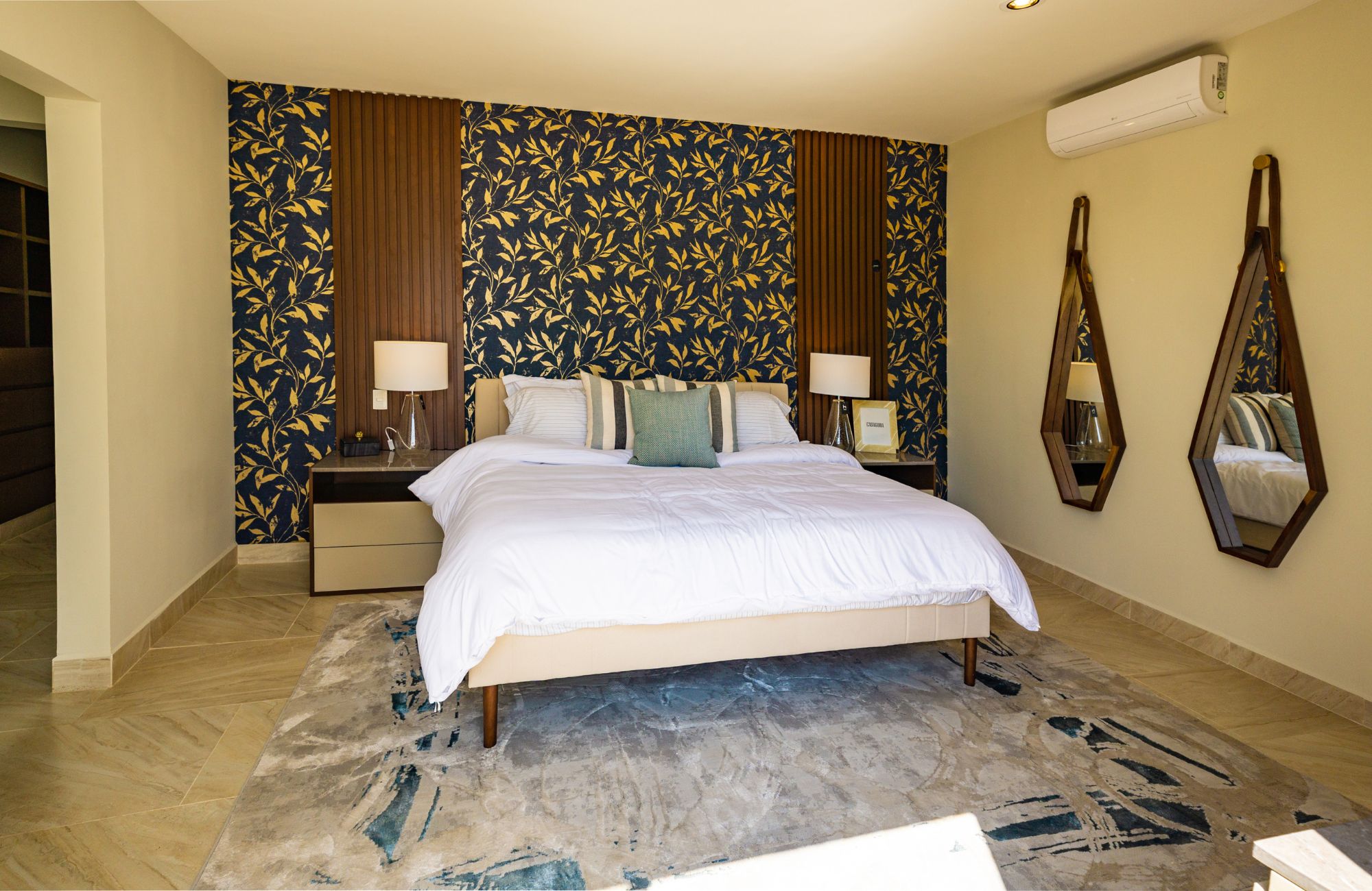 House with pool, solar panel, clubhouse with amenities, pre-sale in Merida