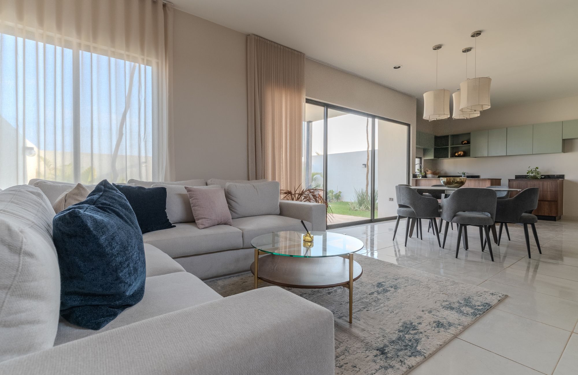 House with pool, solar panel, clubhouse with amenities, pre-sale in Merida