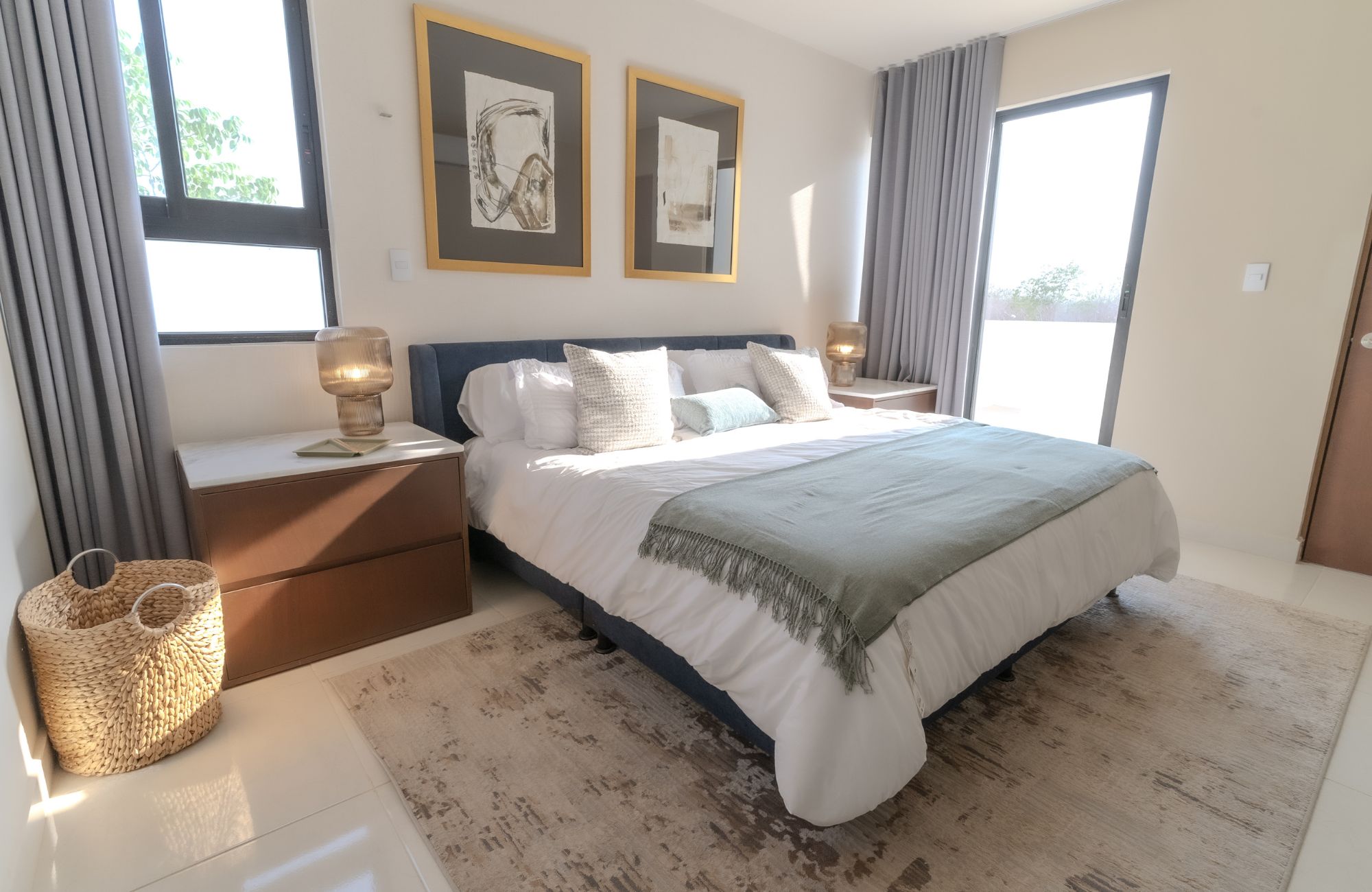 House with pool, solar panel, clubhouse with amenities, pre-sale in Merida