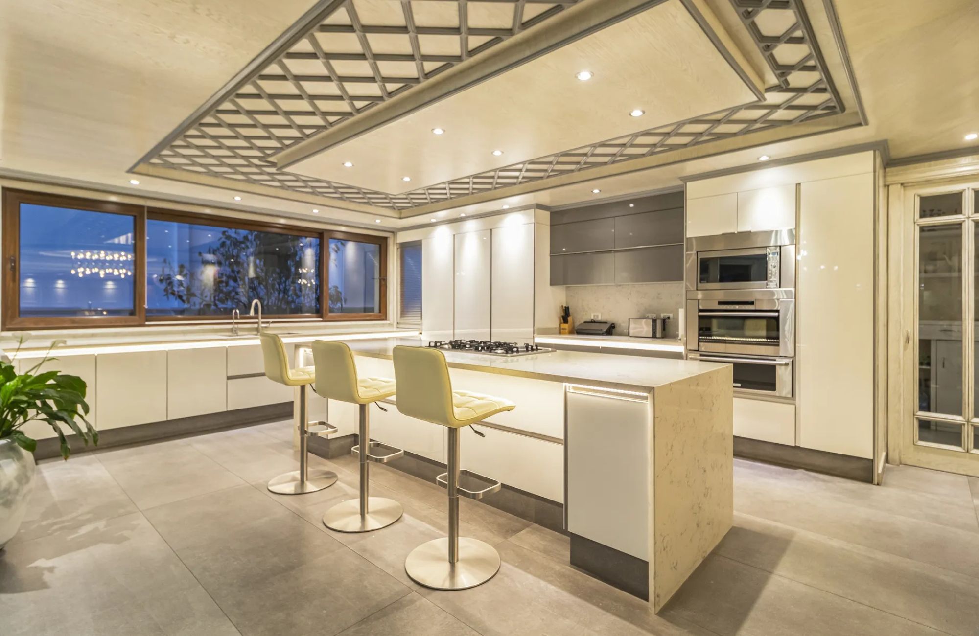 Luxury Lakefront Villa with Italian Design - Bosques de las Lomas, Mexico City