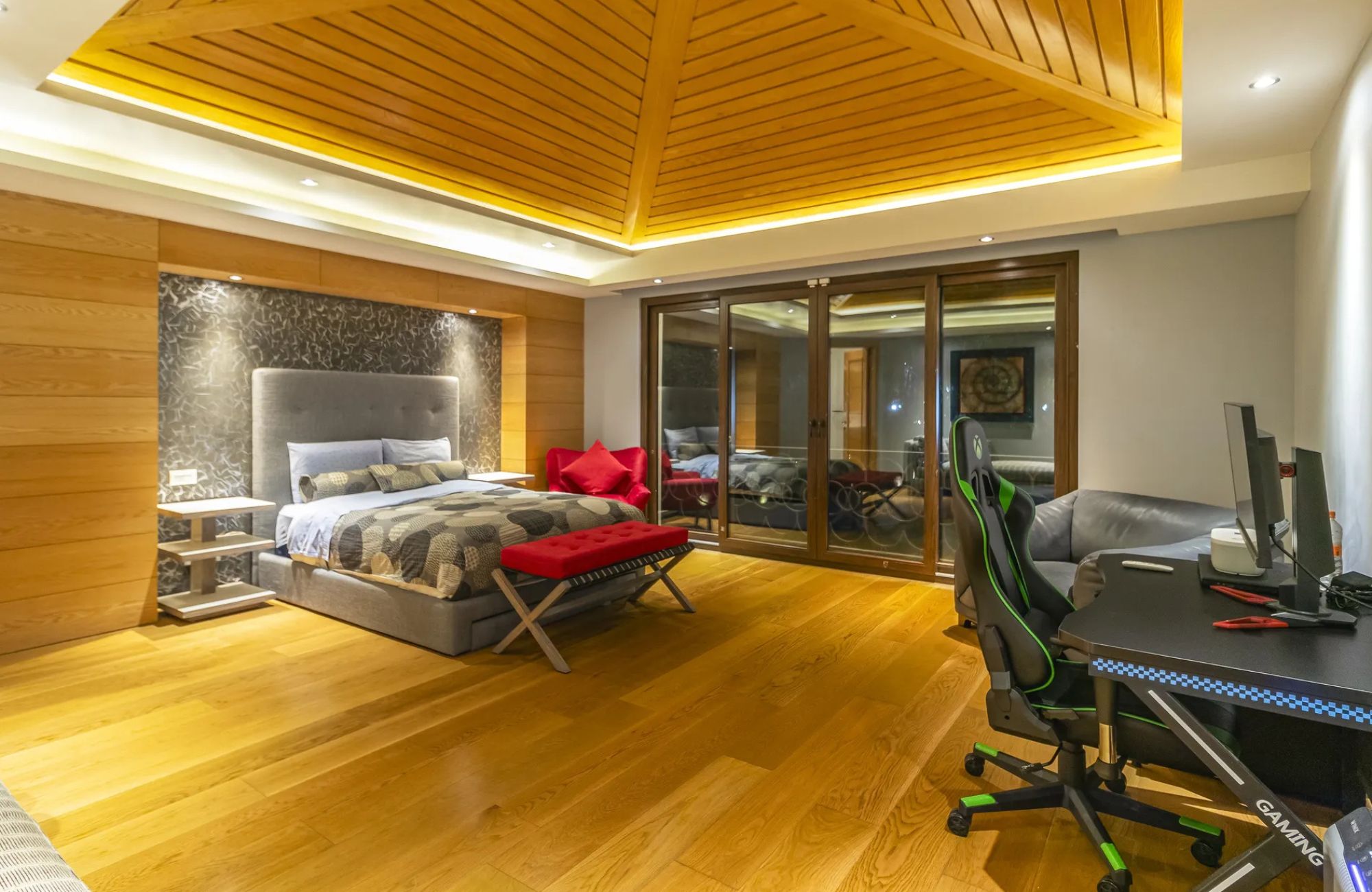 Luxury Lakefront Villa with Italian Design - Bosques de las Lomas, Mexico City