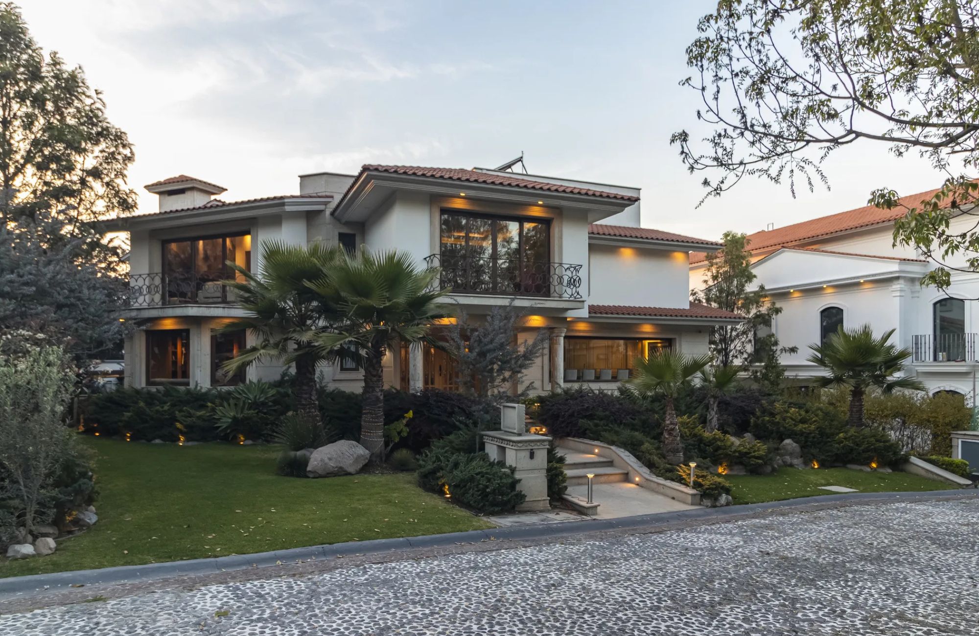 Luxury Lakefront Villa with Italian Design - Bosques de las Lomas, Mexico City