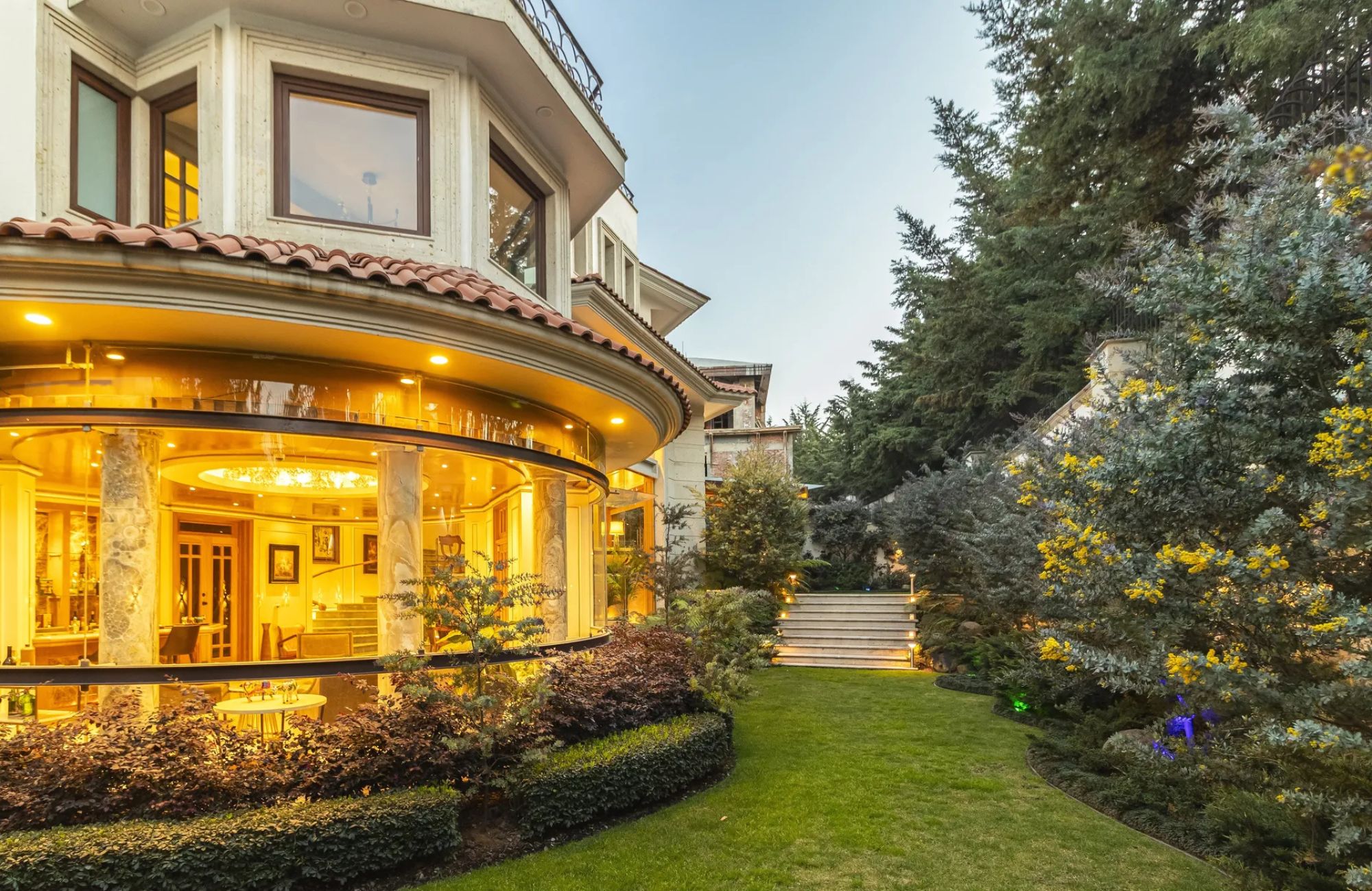 Luxury Lakefront Villa with Italian Design - Bosques de las Lomas, Mexico City