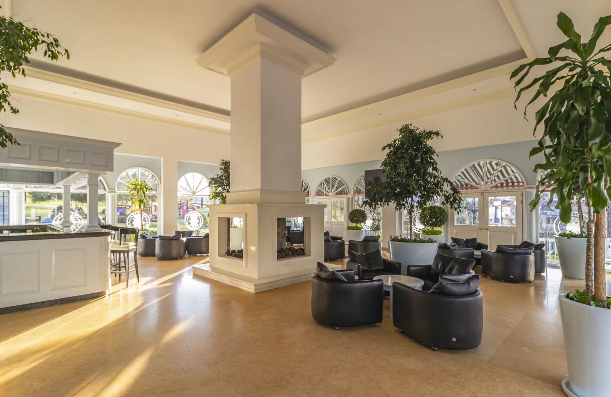 Luxury Lakefront Villa with Italian Design - Bosques de las Lomas, Mexico City