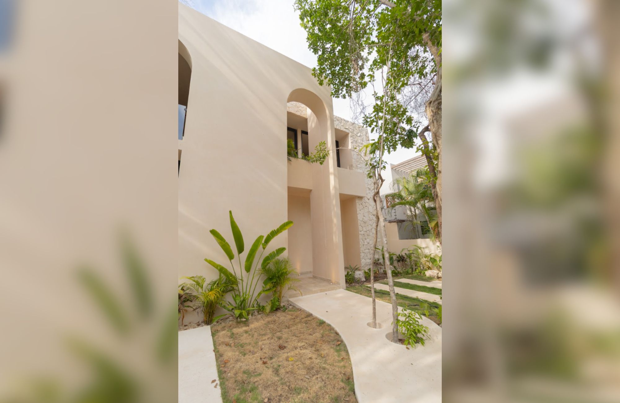 5 bedroom house, with private pool, hot tub spa, smart key card, amenities: gym, juice and coffee bar, common pool, in Aldea Zama, Tulum