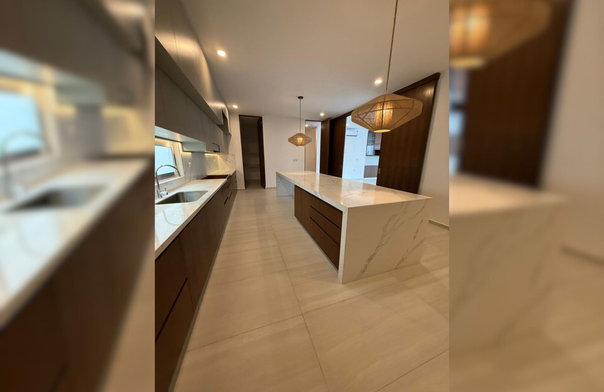 Two-story residence with private pool for sale, Xcanat&uacute;n, M&eacute;rida