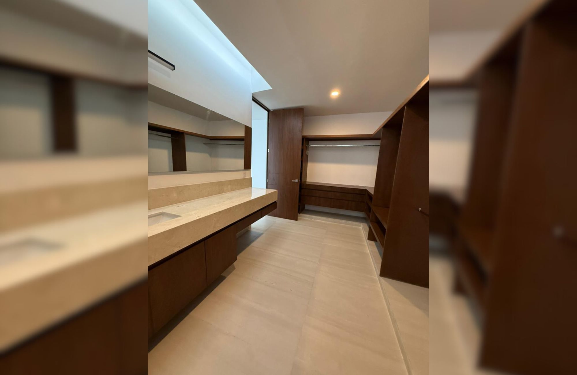 Two-story residence with private pool for sale, Xcanat&uacute;n, M&eacute;rida