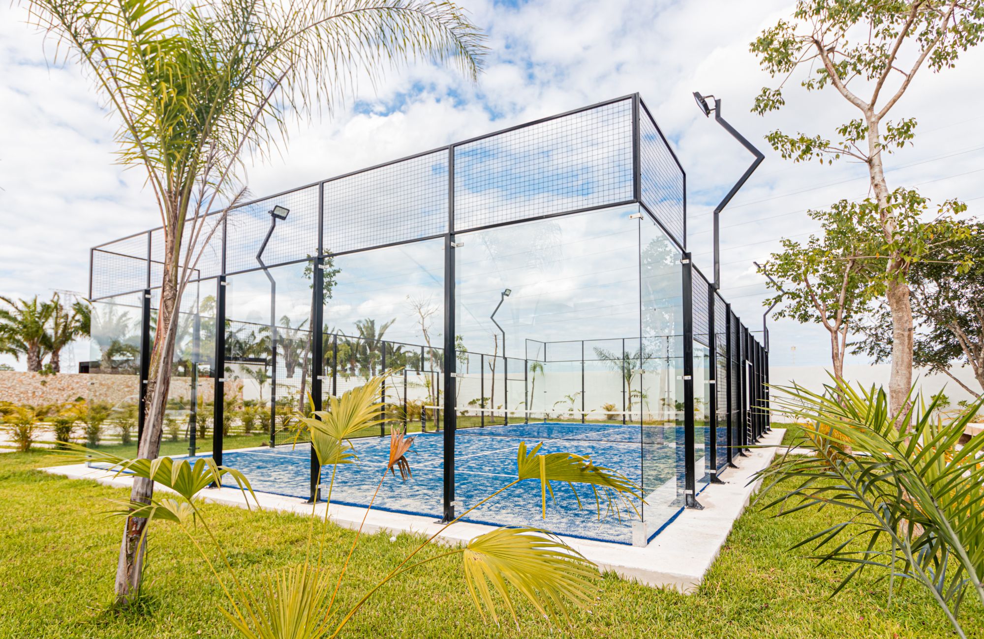 Two-story residence with private pool for sale, Xcanat&uacute;n, M&eacute;rida