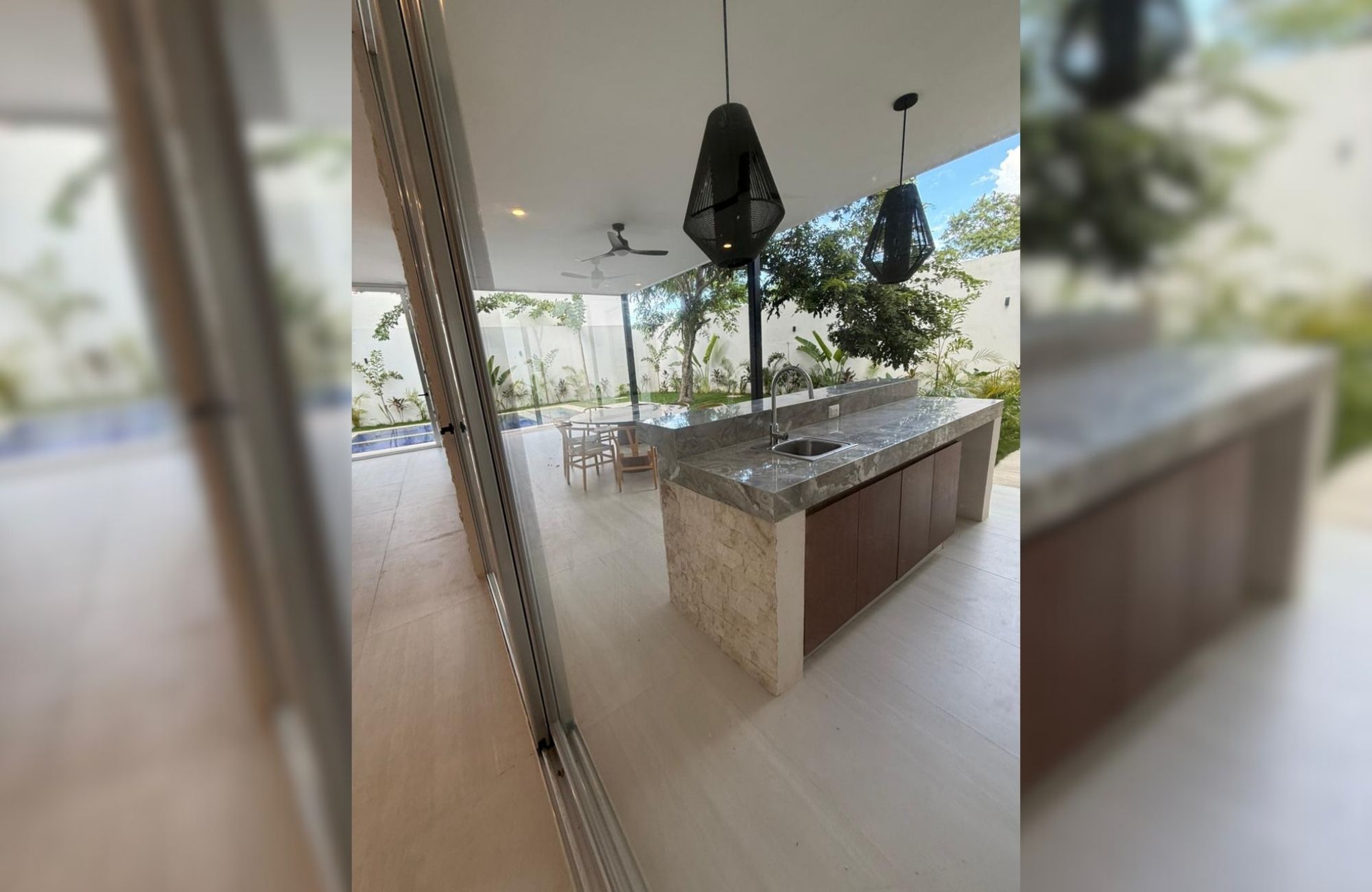 Two-story residence with private pool for sale, Xcanat&uacute;n, M&eacute;rida