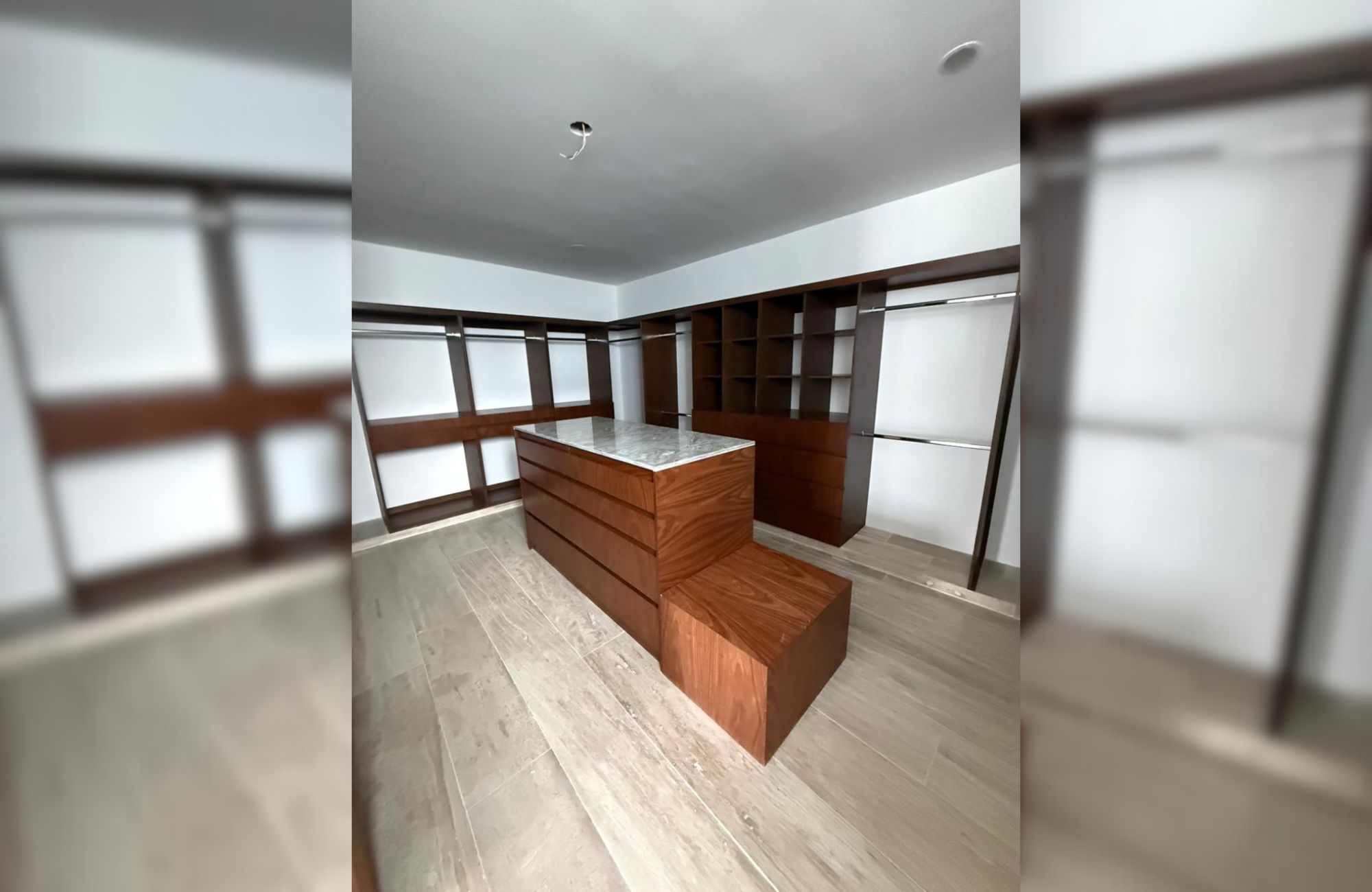 Luxury House with Pool and Garden for Sale, Yucat&aacute;n Country Club, M&eacute;rida