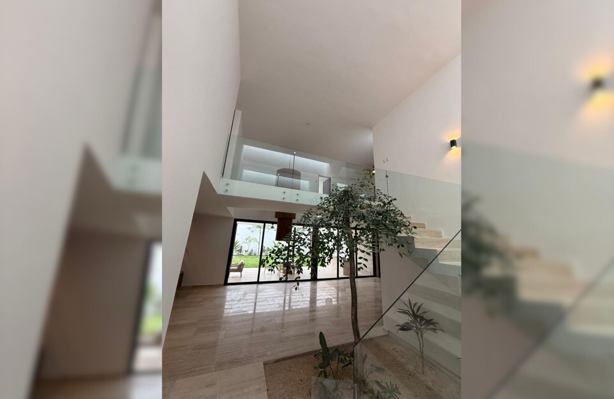 Luxury House with Pool and Garden for Sale, Yucat&aacute;n Country Club, M&eacute;rida