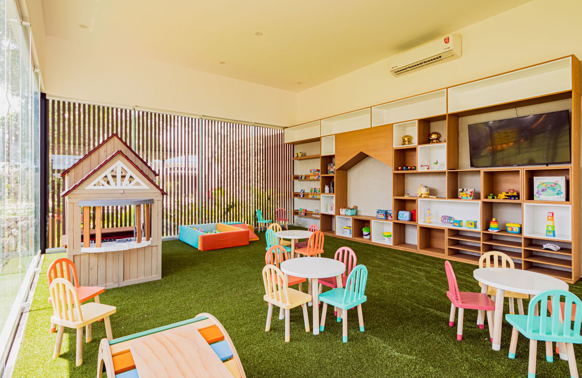 Luxury House with Pool and Garden for Sale, Yucat&aacute;n Country Club, M&eacute;rida