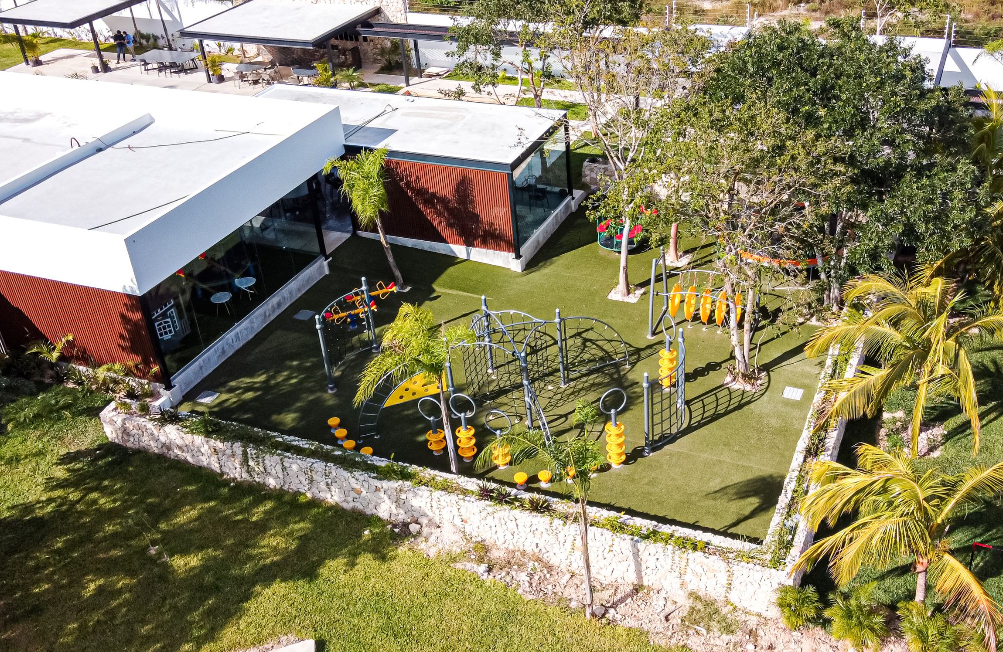 Luxury House with Pool and Garden for Sale, Yucat&aacute;n Country Club, M&eacute;rida