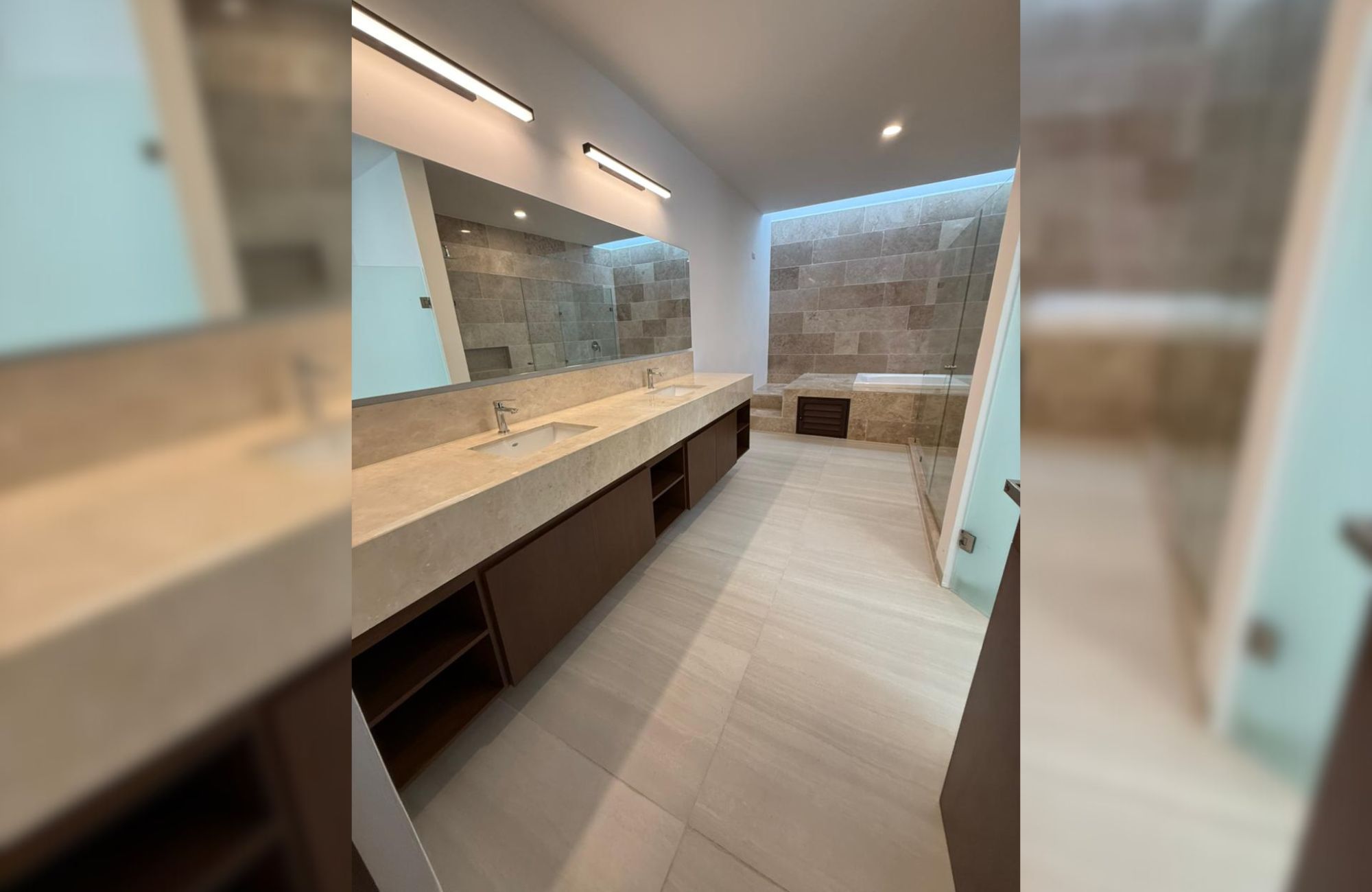 House in a gated community with golf course and clubhouse for sale, Yucat&aacute;n Country Club, M&eacute;rida