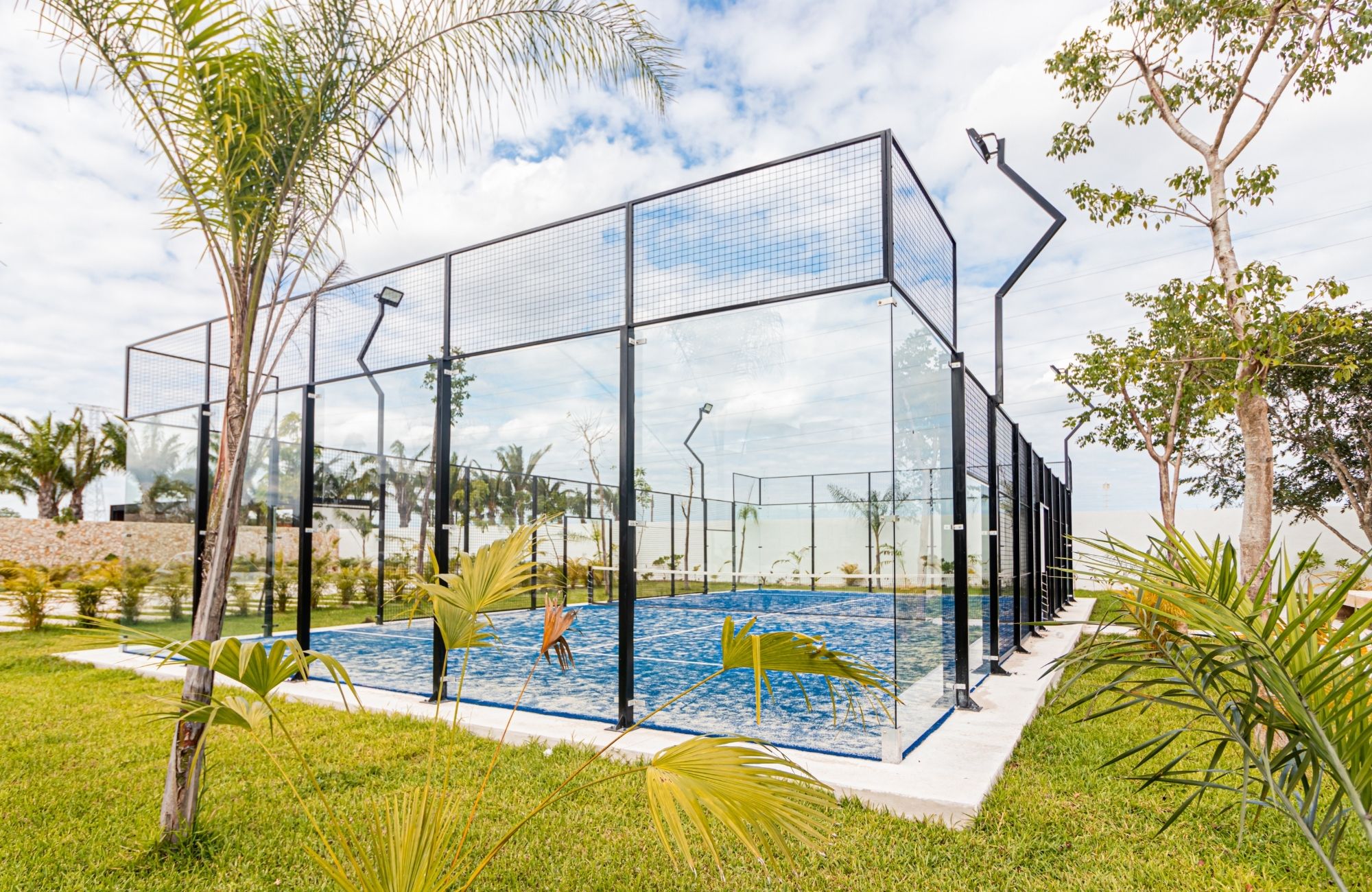 House in a gated community with golf course and clubhouse for sale, Yucat&aacute;n Country Club, M&eacute;rida