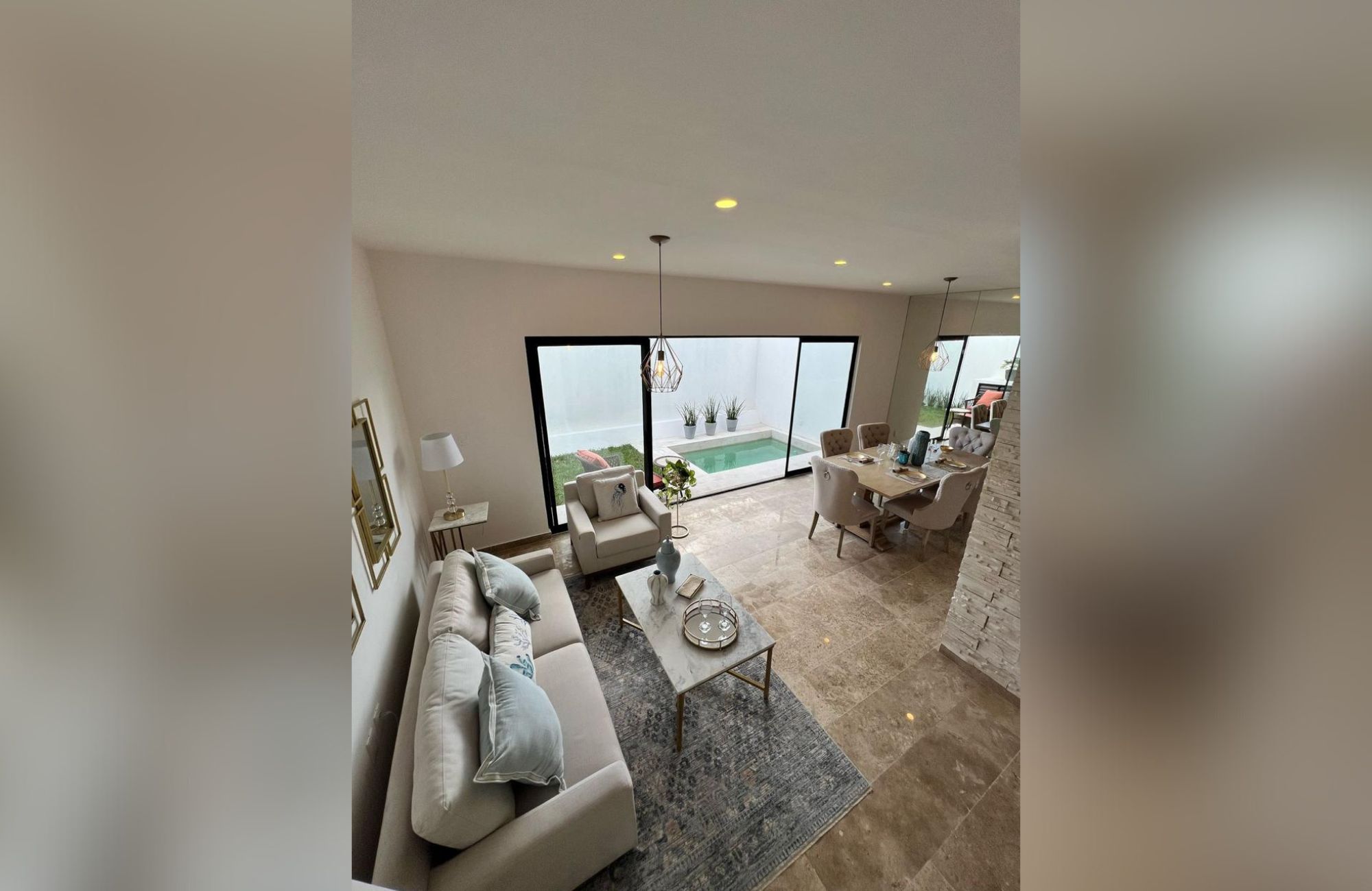 House for sale in Artika Canc&uacute;n, gated community with pool, Av. Prol. La Luna, Canc&uacute;n