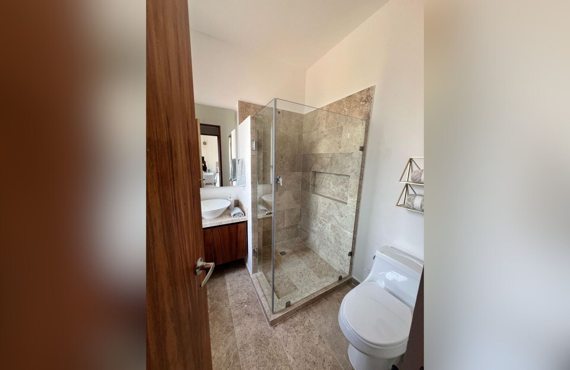 House for sale in Artika Canc&uacute;n, gated community with pool, Av. Prol. La Luna, Canc&uacute;n