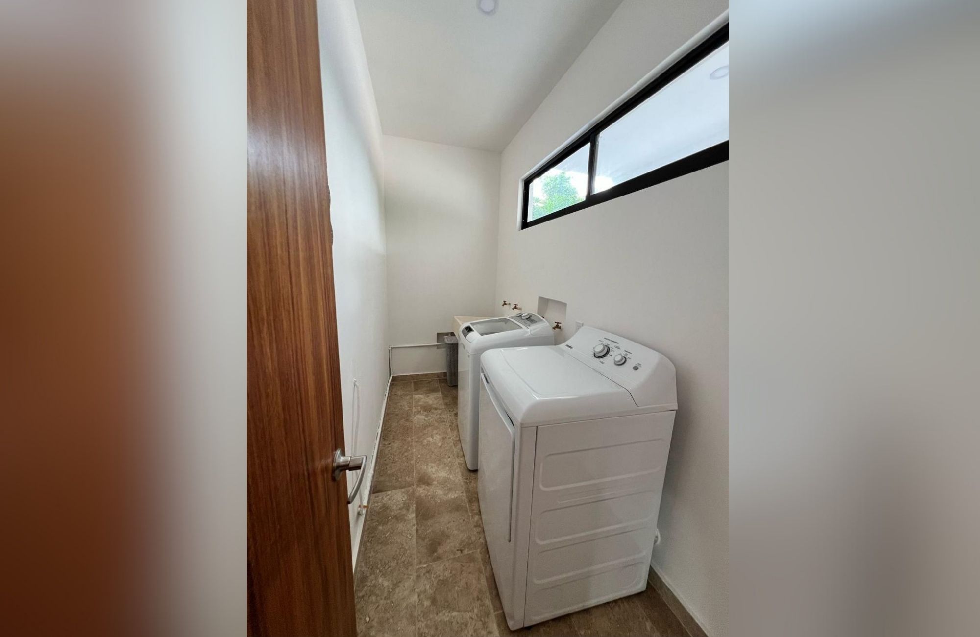 House for sale in Artika Canc&uacute;n, gated community with pool, Av. Prol. La Luna, Canc&uacute;n