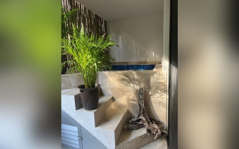 Condo with private balcony, jacuzzi and tropical garden views, for sale