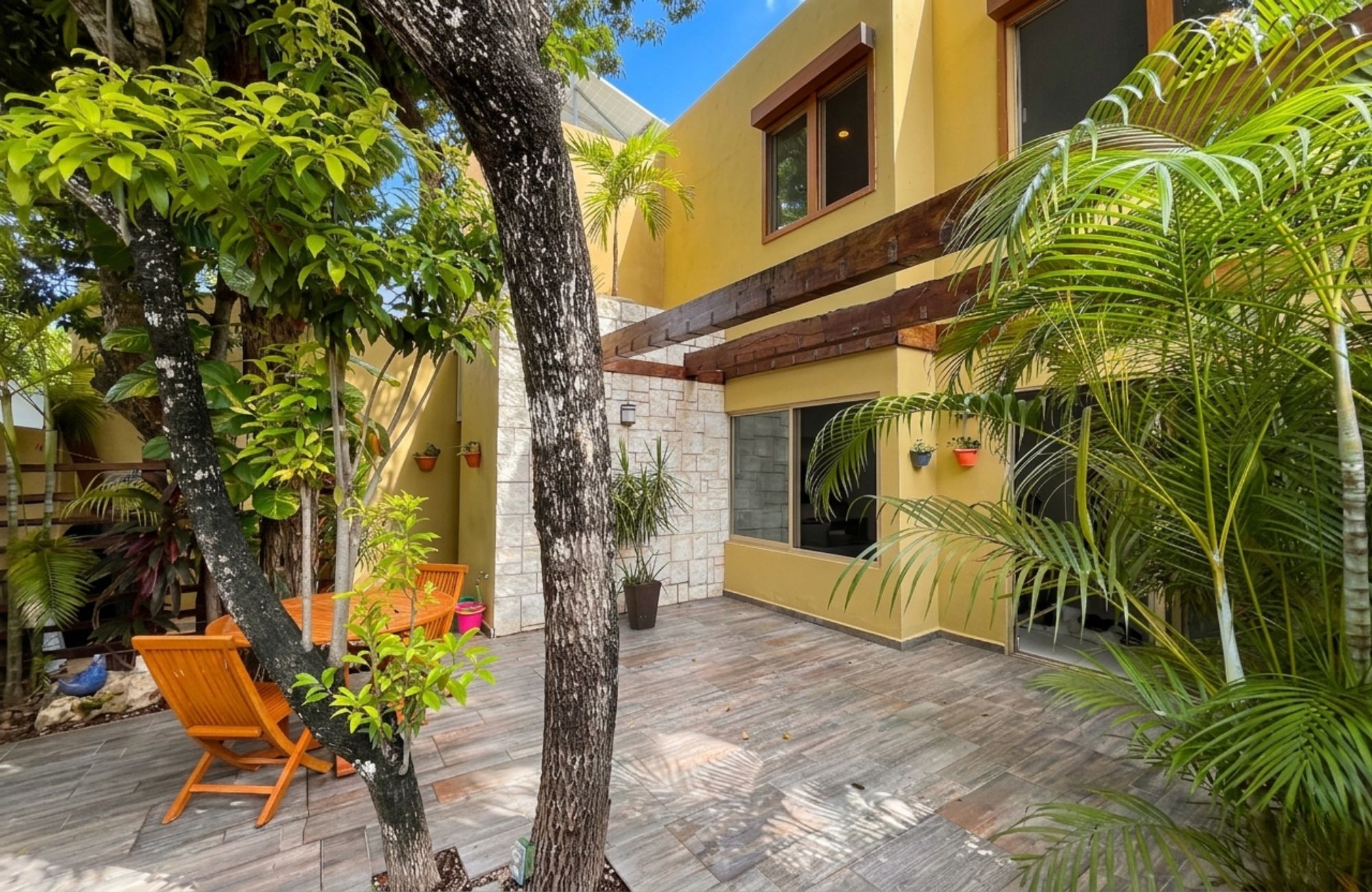 Casa con casa club, alberca, cenote, venta en Allegranza Playa del Carmen