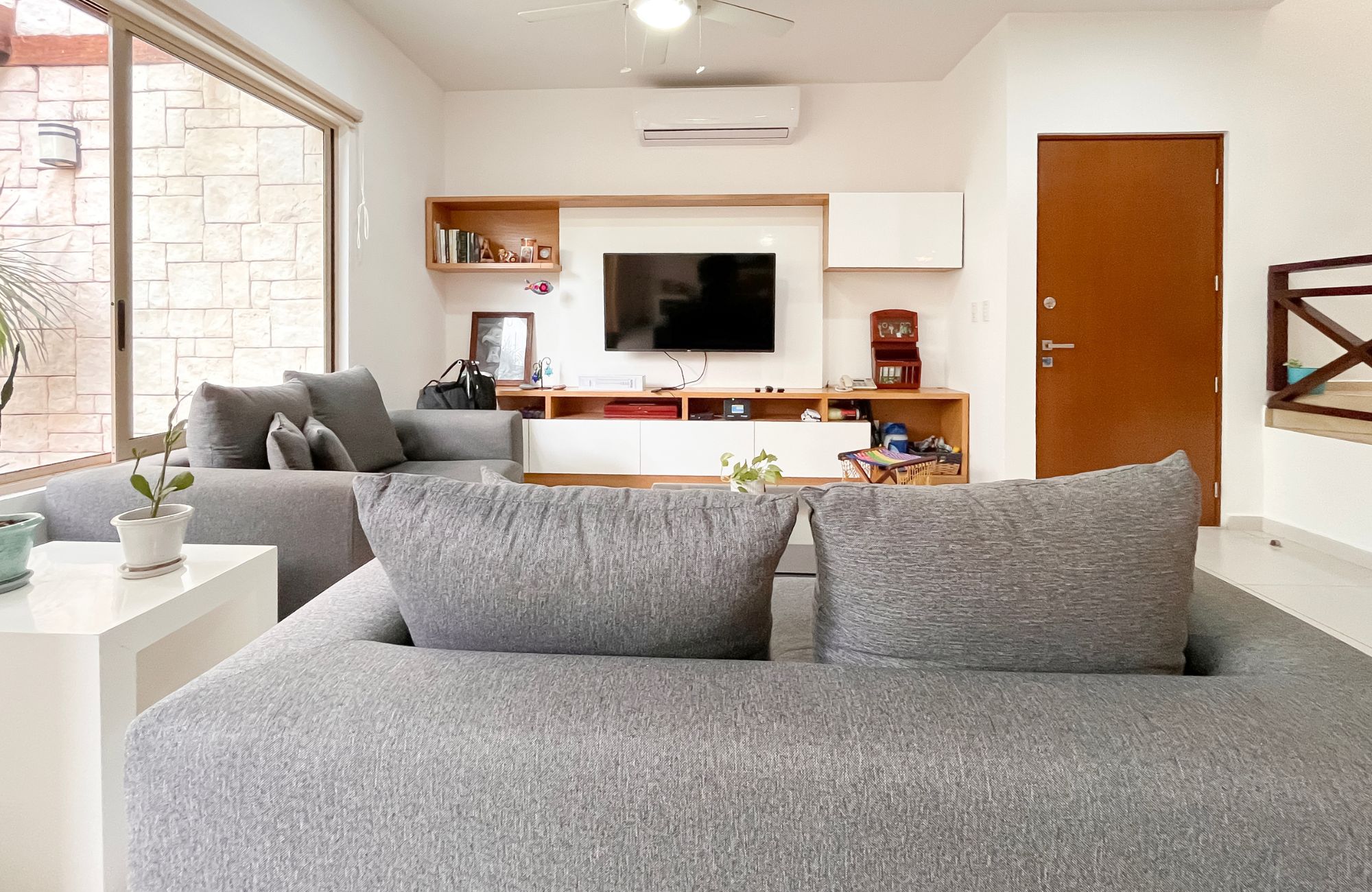 House in private community with clubhouse, children&amp;#39;s playground, pool with swimming lane, paddle tennis court, 7,000 m2 of green areas