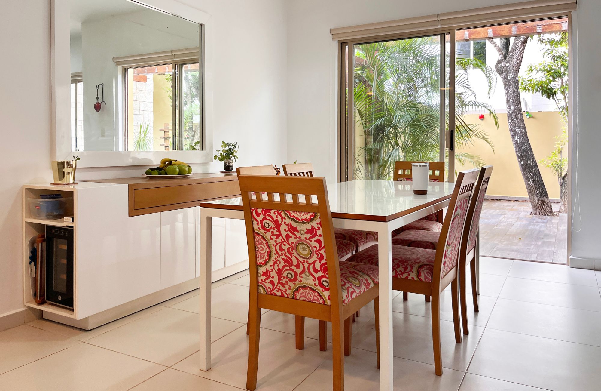 House in private community with clubhouse, children&amp;#39;s playground, pool with swimming lane, paddle tennis court, 7,000 m2 of green areas